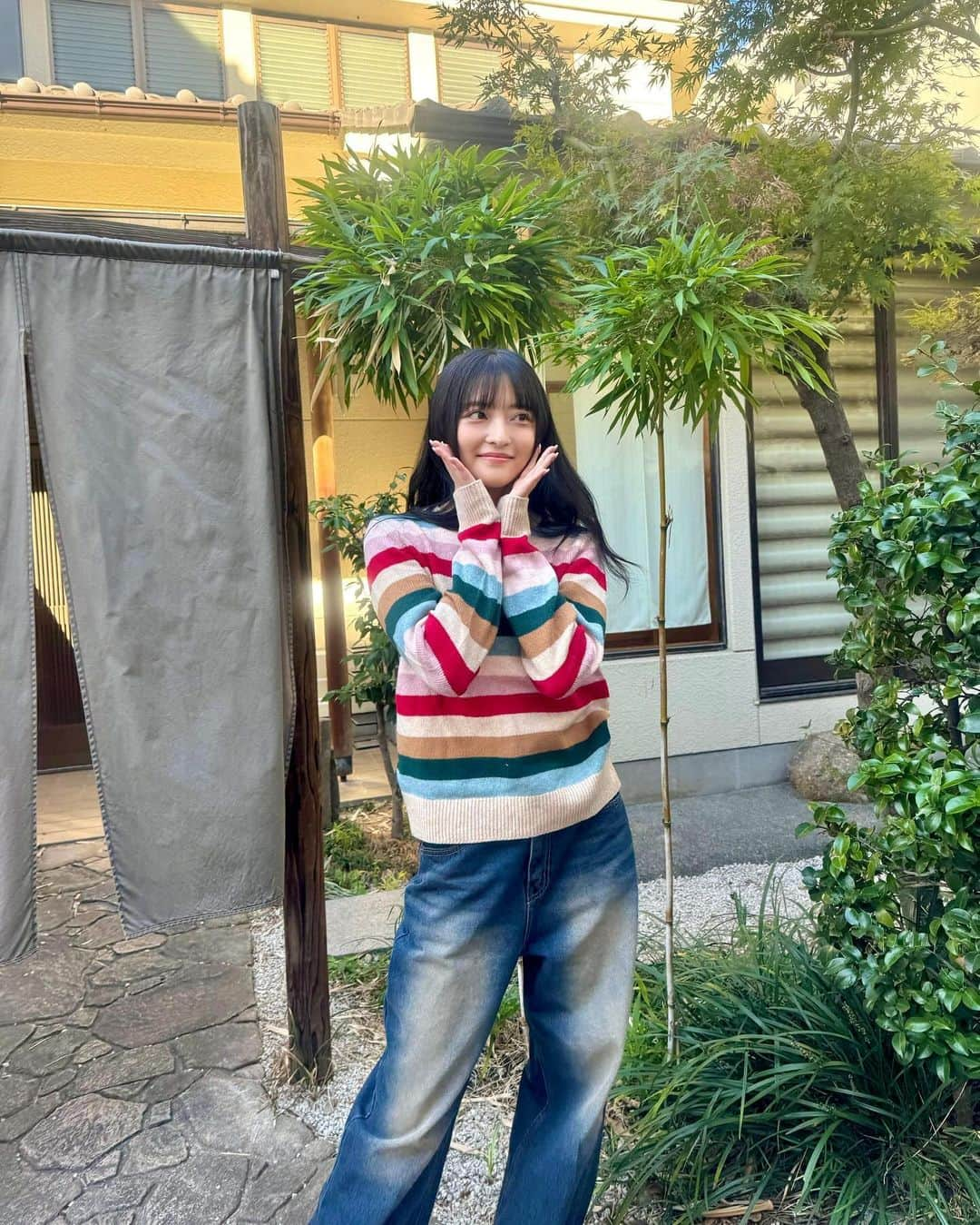 斉藤瑞季さんのインスタグラム写真 - (斉藤瑞季Instagram)「ゆかが誕生日プレゼントでくれたセーター❤️ 可愛いでしょ〜✨  旅館みたいな入り口のスタジオで撮影したよん♪ お腹抱えて涙出るくらい笑った、、 お楽しみにーっ‼️」11月14日 17時06分 - mii_maricoco