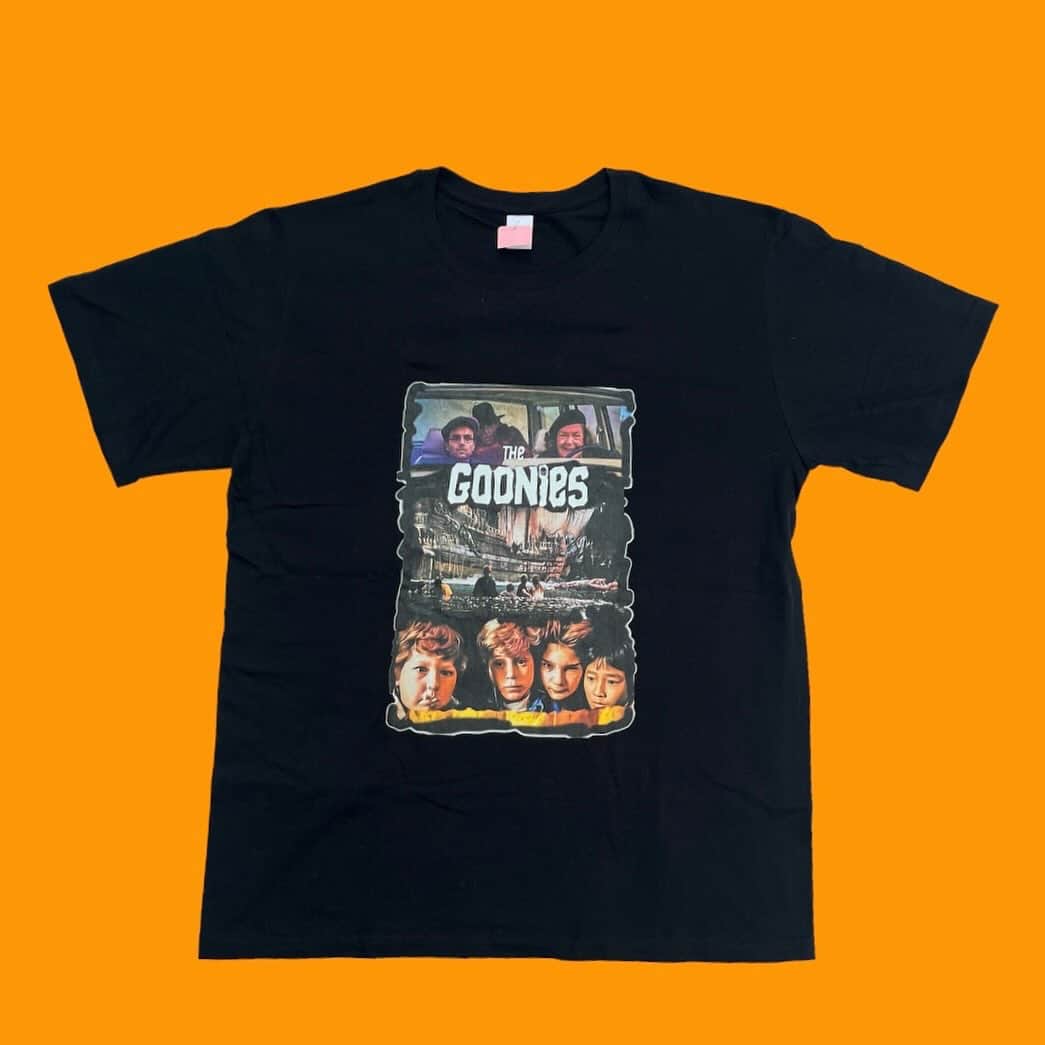おもちゃやSPIRALのインスタグラム：「The GOONieS Tee入荷しました！  Size L.XL」