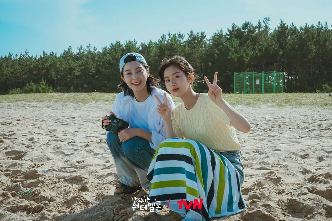 tvN DRAMA【韓国】さんのインスタグラム写真 - (tvN DRAMA【韓国】Instagram)「🍉 수박이들 송캠프 미공개 사진 공개! 오늘 저녁 최종화 방송 전 슬픈 마음은 수박이들 사진 보며 달래보기!  💙2023년에도 워터멜론 슈가 우정 포에버 기원💙  <반짝이는 워터멜론> 오늘 저녁 8:40 최종화 tvN 방송  #반짝이는워터멜론 #TwinklingWatermelon」11月14日 17時00分 - tvn_drama