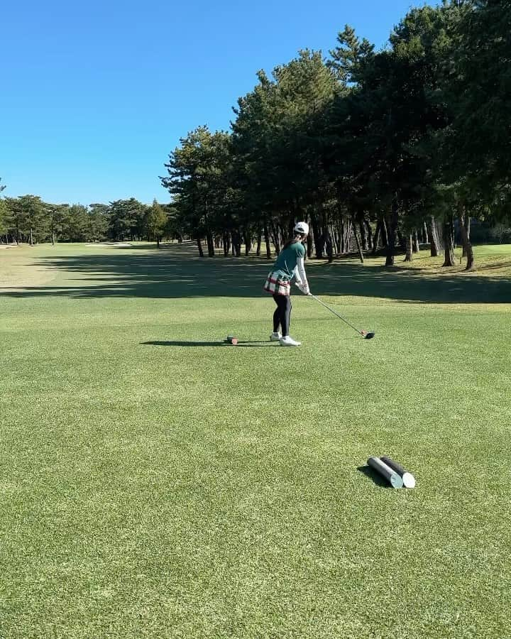 黒澤まさ美のインスタグラム：「⁡ 4ヶ月ぶりにクラブを触った#エンジョイゴルファー 🏌️‍♀️ ⁡ #ゴルフ女子  ⁡ #golf #ゴルフ #太平洋クラブ八千代コース」