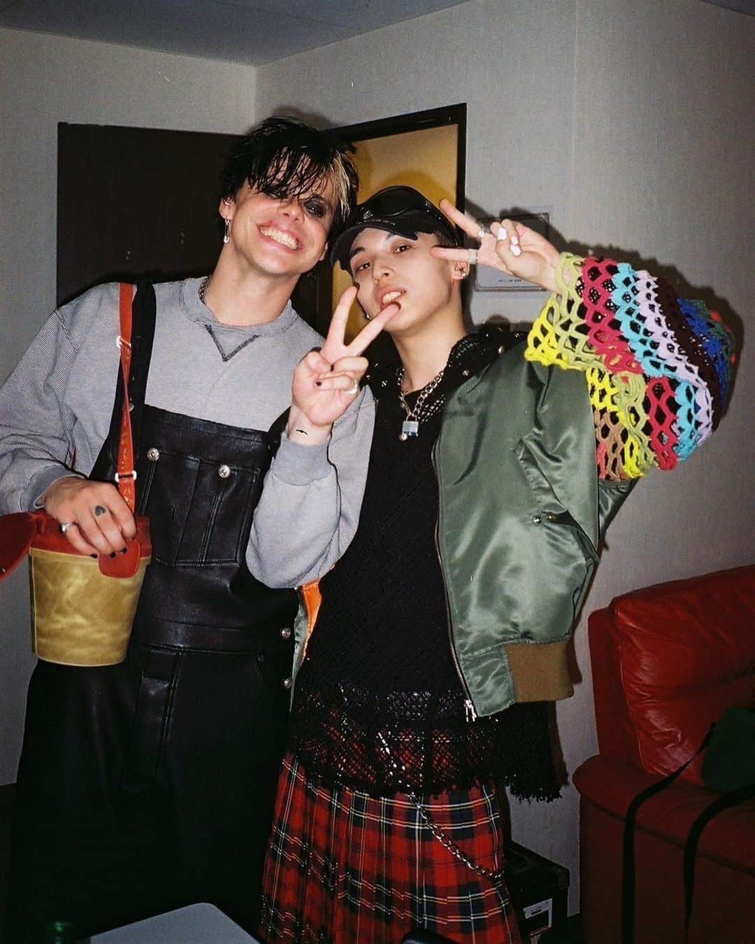 Novel Coreのインスタグラム：「⁡ Crazy Night 🖤 BIG LOVE @yungblud 🍿」