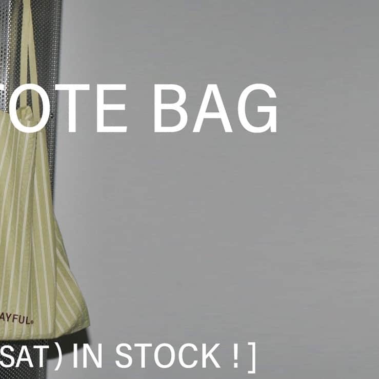 のインスタグラム：「10TH ANNIVERSARY TOTE BAG ⁡ TODAYFUL 10周年を記念し、5種類のストライプ生地に刺繍ロゴをほどこした限定トートバッグ。配色のロゴやラグランテープの持ち手など、ディテールにこだわったA4サイズもしっかりおさまるトートです！ ⁡ 期間中に TODAYFULオリジナルアイテムを ご購入の方へおひとつプレゼント♡ ⁡ online store  11 / 17（ fri ）20:00〜 直営店　　　11 / 18（ sat ）11:00〜 ⁡ （ 通常販売もおこないます 3.300yen / 全5色 ） ⁡ #todayful10thanniversary #todayful」