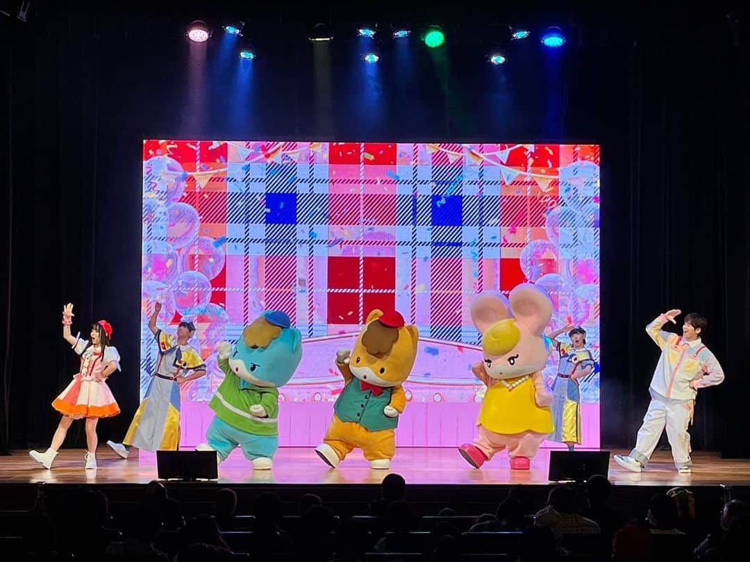 miyuさんのインスタグラム写真 - (miyuInstagram)「「 劇団ぐんまちゃんコンサート🎵」  はじめての公演でドキドキいっぱいでしたが2公演とっても楽しかった〜！！  ぐんまちゃん達もたくさん歌って踊ってがんばってくれてありがとう🧡🩵🩷  来年1月27日も開催が決定！！ わーい！！みんな待ってるよ〜☺️  #劇団ぐんまちゃん #劇団ぐんまちゃんコンサート #ぐんまちゃん #あおま #みーみ #出口たかし #たかしお兄さん #中野美優 #みゆうお姉さん #群馬県 #群馬会館」11月14日 17時20分 - miyuu__nakano