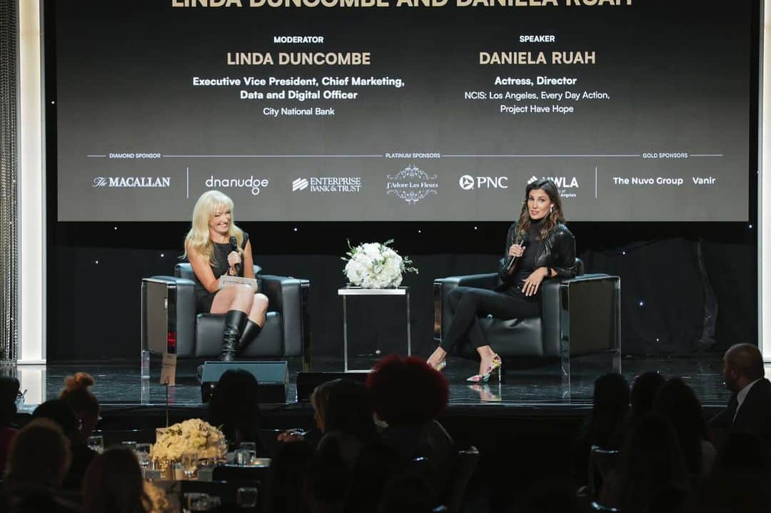 ダニエラ・ルーアさんのインスタグラム写真 - (ダニエラ・ルーアInstagram)「Last week I had the priviledge of having a fireside chat at the @LATinesB2B Inspirational Women Awards. @Lindy_loo10 clearly we had no fun…  Let’s do it again sometime ☺️  . A semana passada tive o privilégio de ter uma conversa em palco nos Prémios Mulheres Inspiradoras #LATimesB2B. É óbvio que não nos divertimos nada #LindaDuncombe… Bora repetir um dia destes ☺️  . @citynationalbank  @latimes #inspiringevening」11月14日 17時21分 - danielaruah