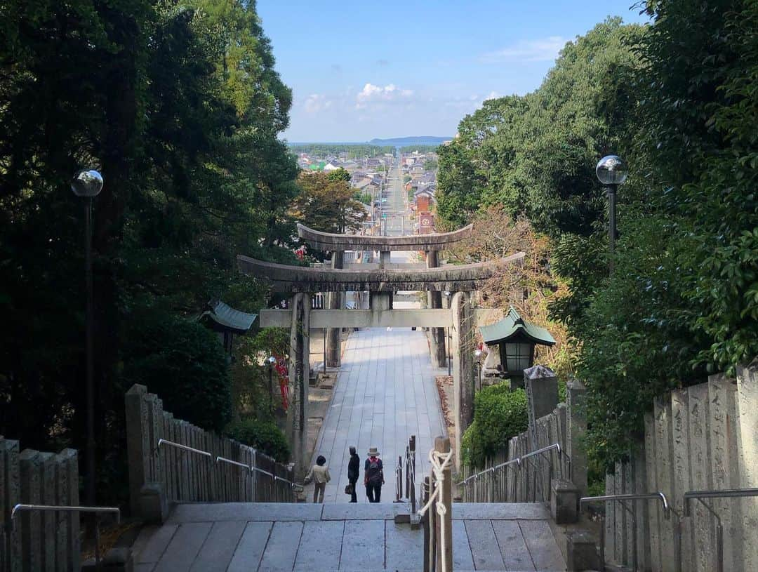 岡田和樹さんのインスタグラム写真 - (岡田和樹Instagram)「福岡の旅 素敵な景色にたくさん出会えました☺️  1日で36000歩くらい歩いててビックリ。 今しかできない経験です😌笑  #大濠公園  #福岡  #夕方  #黄昏時  #夕焼け  #鳥居  #神社  #景色  #自然  #fukuoka」11月14日 17時31分 - okada.stv