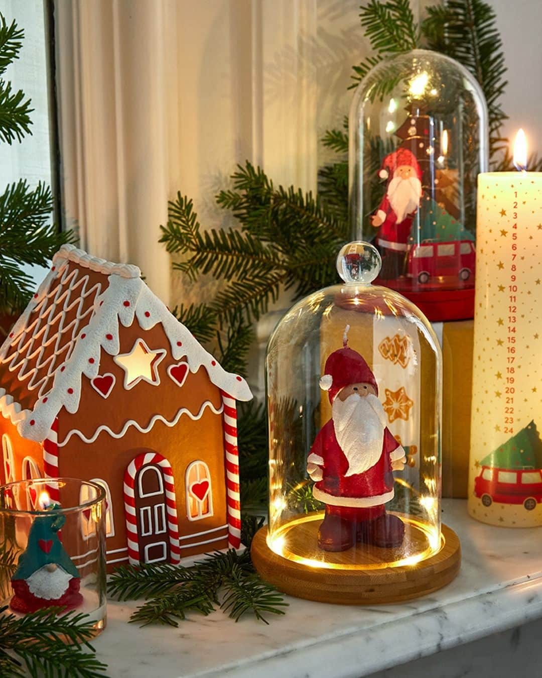 auchan_franceのインスタグラム：「Elle est là !  Notre collection Actuel “Noël ensemble”, aux couleurs vibrantes et traditionnelles 🎄  Avec ses multiples gourmandises de Noël, son renne Rudolph, ses lutins et casse-noisettes, cette collection représente la joie d’être ensemble, de cuisiner avec les enfants et de partager de bons moments 🎅☃️  💬 Quels éléments vous font de l’oeil ? Nous, on adore les petites décorations en pain d’épices, qu’on aurait presque envie de croquer 🫢  #Auchan #Actuel #Noël」