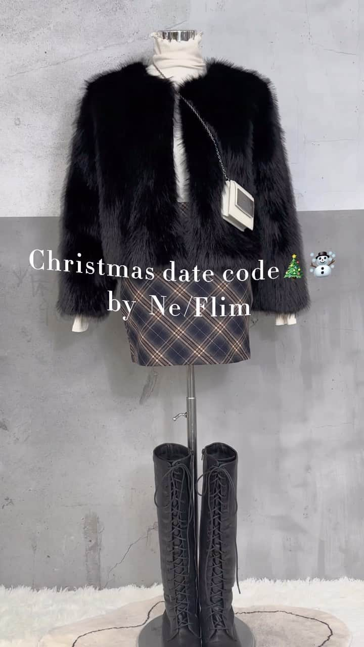 nemneのインスタグラム：「Christmas date code♥️🎅🏻 by Ne/Flim˚✧₊⁎  #ootd #dailylook #秋コーデ #シズニルック # 韓国コーデ #韓国ファッション #y2k #y2kfashion #zozotown #zozotown購入品# ニット #着痩せコーデ ＃ロングブーツ #ニットコーデ #韓国ガーリー #韓国ストリート #クリスマスデートコーデ #クリスマスデート服 #デートコーデ」