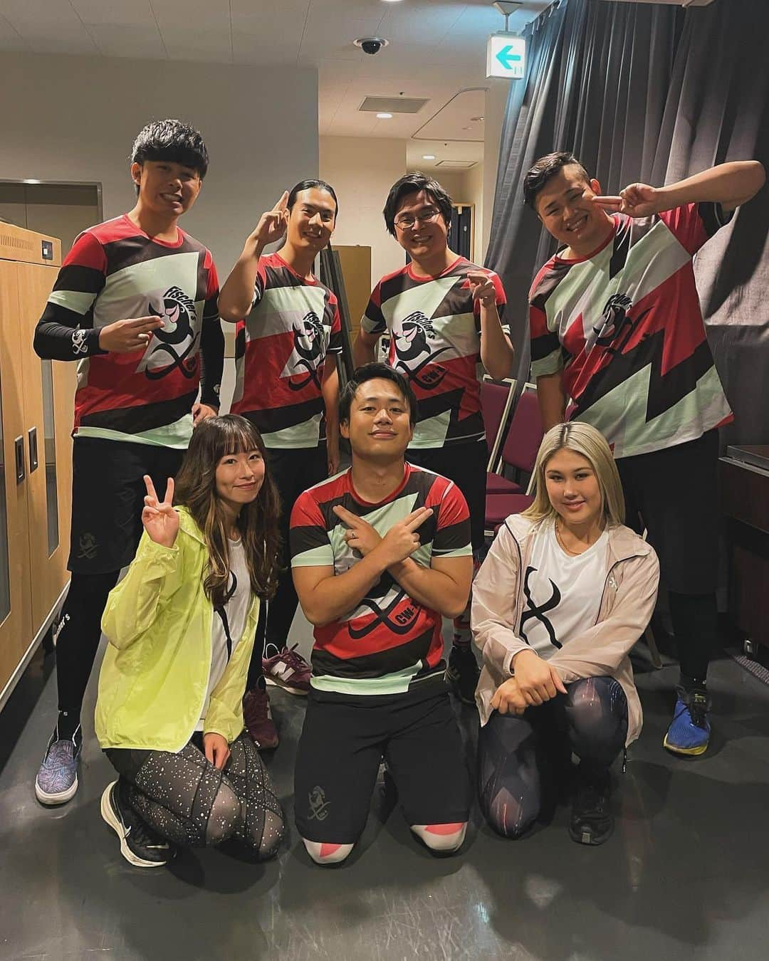 鬼塚雅のインスタグラム：「. Team CWXが発足 キャプテンにはイチローさんが就任されて、 今日はその就任イベントに参加させていただきました🫡  YouTuberのフィッシャーズさんと スキーモーグルのあんりちゃんと 登壇前に裏で📷  #CWX #Beabetteryou #teamcwx #フィッシャーズ #イチロー」