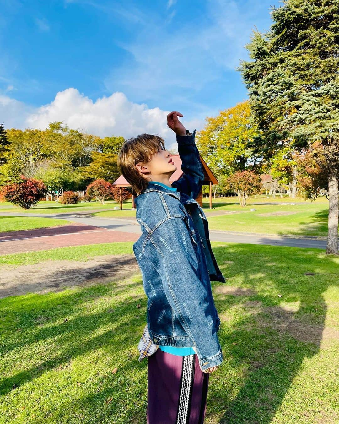 小川史記（FUMINORI）さんのインスタグラム写真 - (小川史記（FUMINORI）Instagram)「🍂⛄️☀️✨🤝  カレンダーでるよっ。  #BUDDiiS」11月14日 18時09分 - fuminori_ogawa_official