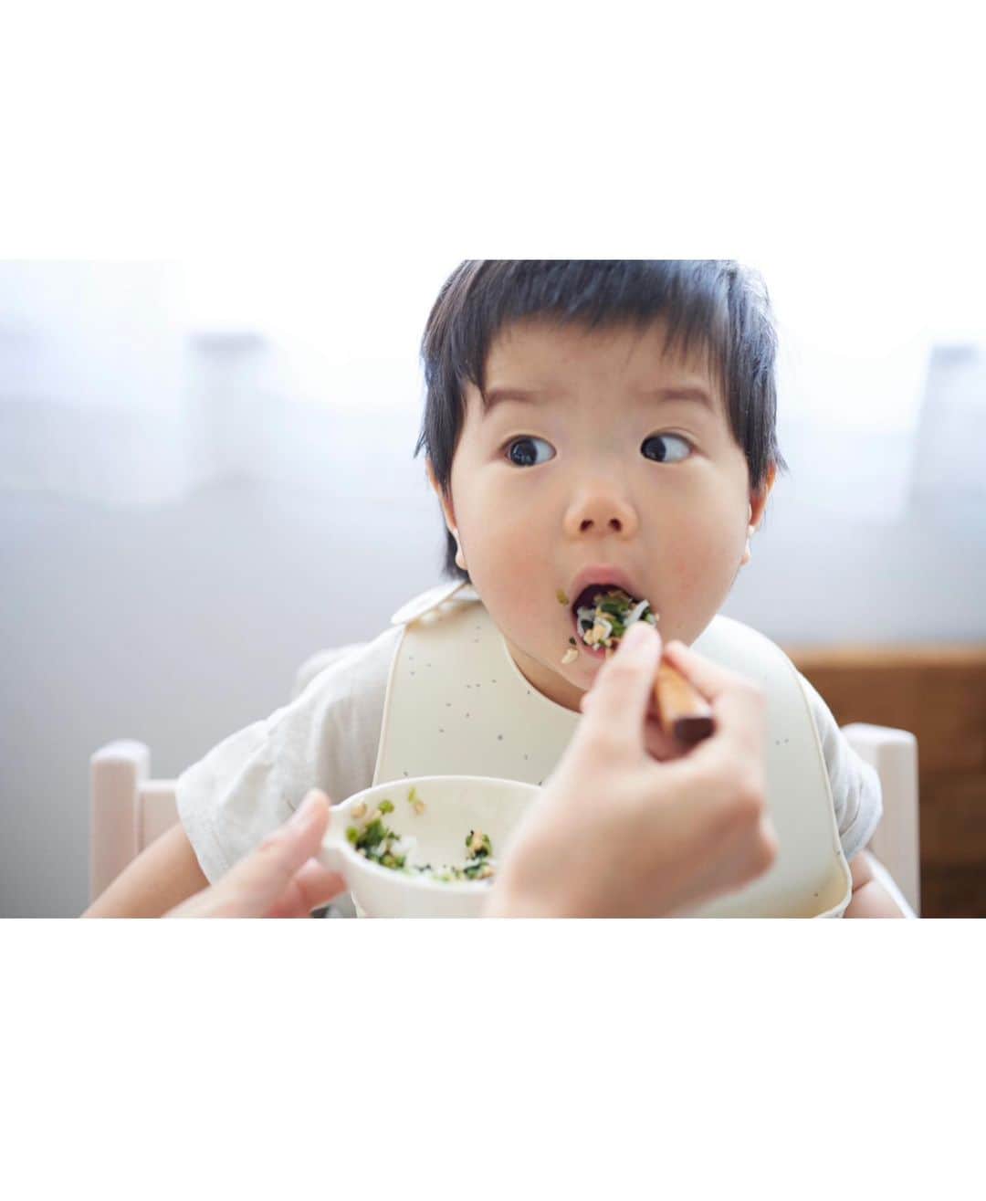 榎本美沙さんのインスタグラム写真 - (榎本美沙Instagram)「. オレンジページnet 連載「親子ごはん」 更新されました！  . 今回は、わが家の離乳食への発酵食品の取り入れ方を ご紹介しました。 . . (さいごの写真は、はじめて納豆を食べた時の息子笑 今は大好物で、毎朝たべてます！) . . 子どものご飯への発酵食品については リクエストいただくことも多いので、 また詳しくご紹介できる機会をつくれたらなぁ、、、 . . *リンクはストーリーズに貼ります。 (※DMは申し訳ないのですが、使えていません。)  https://www.orangepage.net/ymsr/series/oyakogohan/posts/8878 . . @orangepage_mag  #オレンジページ  #離乳食 #発酵食品  #発酵 #榎本美沙 #レシピ」11月14日 18時09分 - misa_enomoto