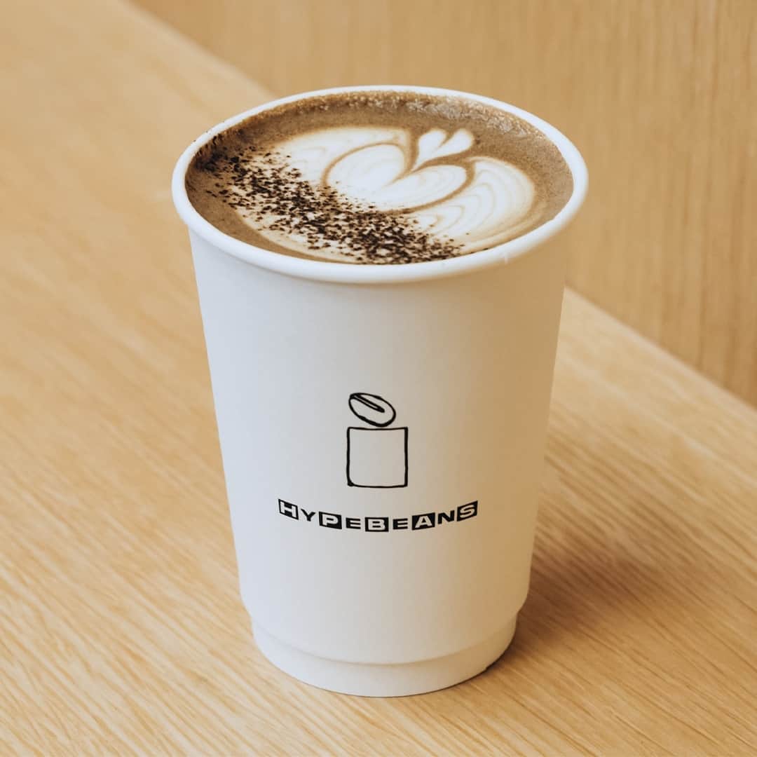 HYPEBEASTさんのインスタグラム写真 - (HYPEBEASTInstagram)「@hypebeans is expanding its café concept to Causeway Bay, Hong Kong.  Inspired by newsstands of New York City, the 220-square-foot standalone café embodies a lifestyle of bringing people together where community and culture are formed. To mark its launch, the café will introduce exclusive flavored coffee and treats, as well as merchandise during the opening period. Additionally, Hypebeans will also release a limited edition T-shirt that features playful prints.  In collaboration with local bakery @doughbeings, Hypebeans will bring its Bomboloni in the exclusive flavors of Matcha Brûlée, and Satay Beef that represents a unique taste of Hong Kong. The Bomboloni will available for a limited time only from November 16 to 18, and November 20 to 25.  The new space will open at Shop 15A, Fashion Walk on November 16. Photo: Hypebeans」11月14日 18時11分 - hypebeast