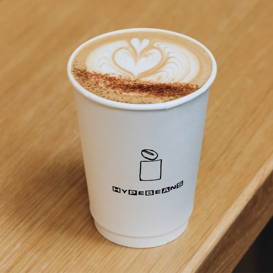 HYPEBEASTさんのインスタグラム写真 - (HYPEBEASTInstagram)「@hypebeans is expanding its café concept to Causeway Bay, Hong Kong.  Inspired by newsstands of New York City, the 220-square-foot standalone café embodies a lifestyle of bringing people together where community and culture are formed. To mark its launch, the café will introduce exclusive flavored coffee and treats, as well as merchandise during the opening period. Additionally, Hypebeans will also release a limited edition T-shirt that features playful prints.  In collaboration with local bakery @doughbeings, Hypebeans will bring its Bomboloni in the exclusive flavors of Matcha Brûlée, and Satay Beef that represents a unique taste of Hong Kong. The Bomboloni will available for a limited time only from November 16 to 18, and November 20 to 25.  The new space will open at Shop 15A, Fashion Walk on November 16. Photo: Hypebeans」11月14日 18時11分 - hypebeast