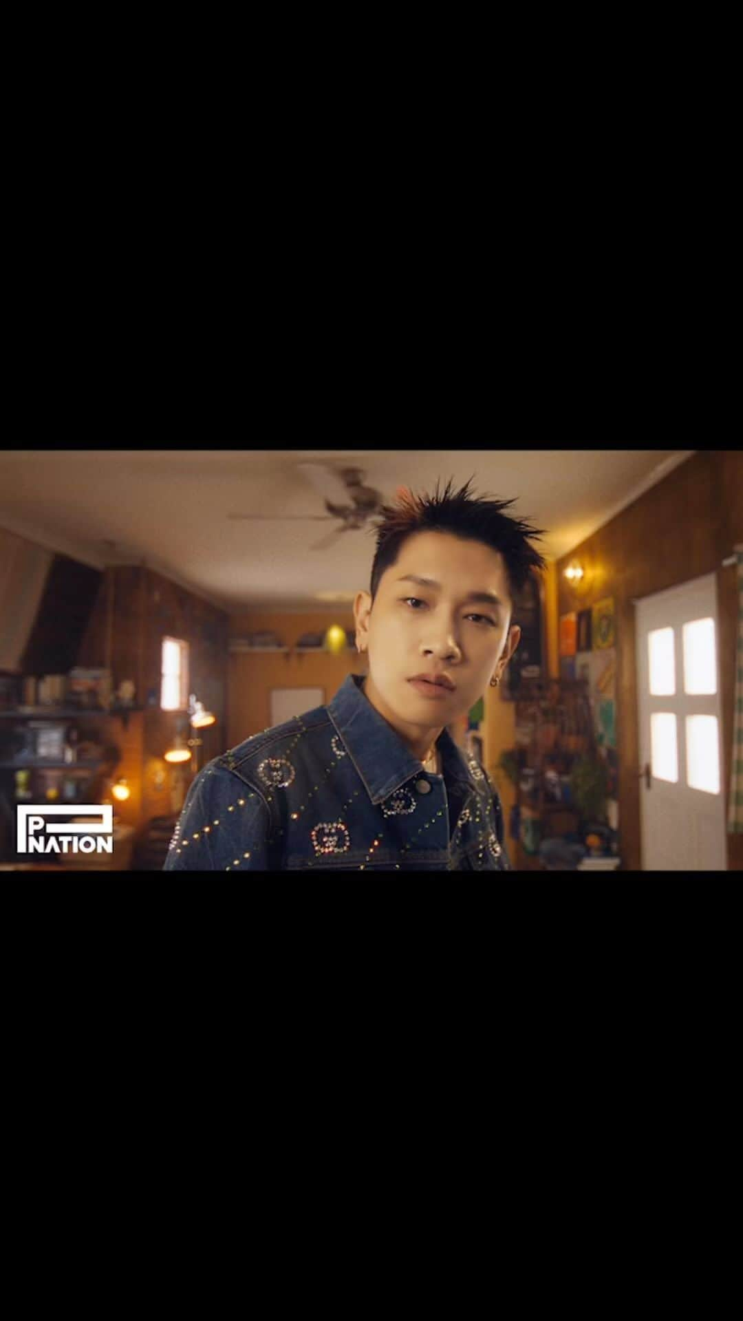 PSYのインスタグラム：「[Crush] Crush 3rd Album ’wonderego‘ OUT NOW  🎬 ’흠칫 (Hmm-cheat)‘ MV in bio  @crush9244 from @pnation.official  #Crush #크러쉬 #wonderego #흠칫 #Hmm_cheat #PNATION #피네이션」