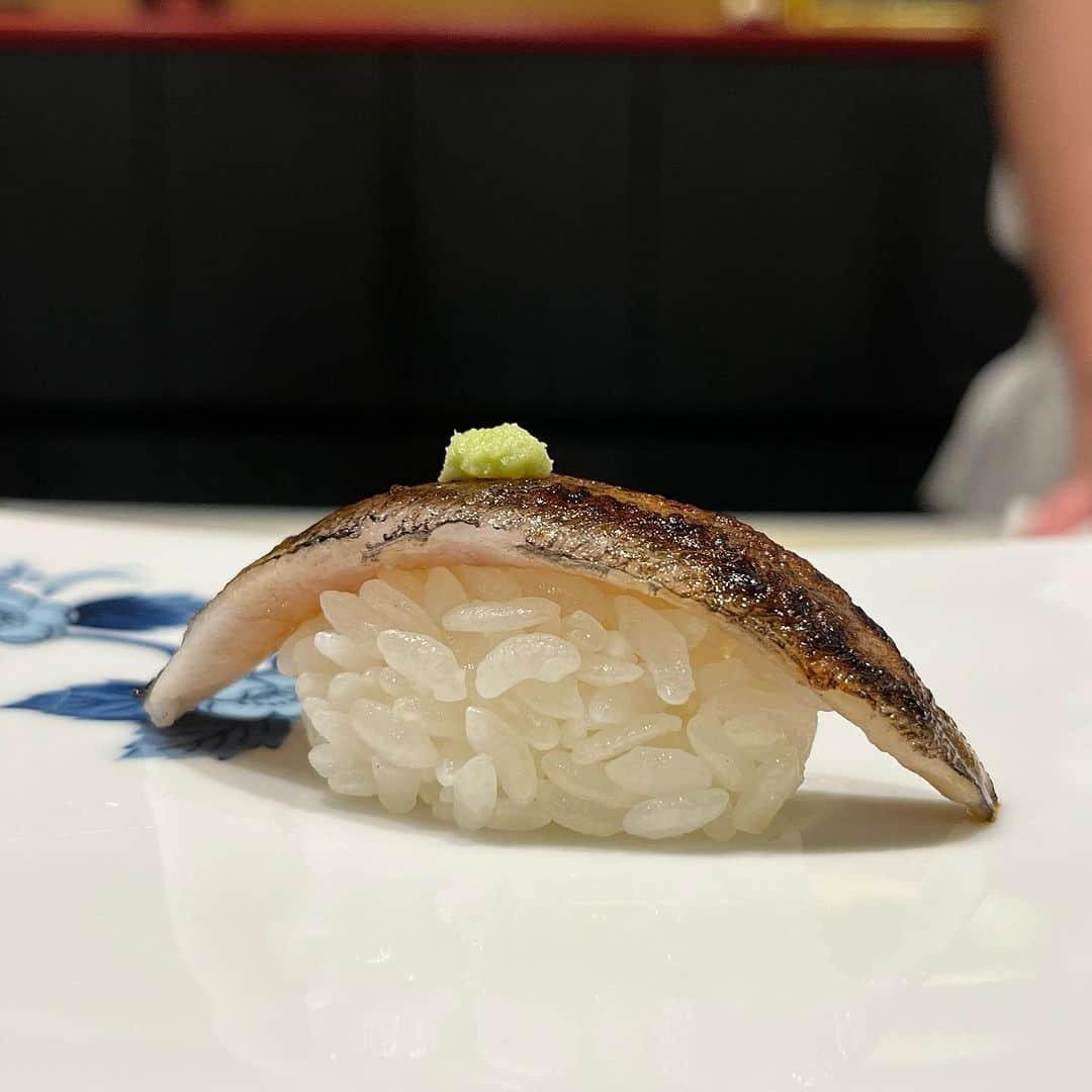 SUSHI KANDA • 寿司神田さんのインスタグラム写真 - (SUSHI KANDA • 寿司神田Instagram)「目光  For reservation: 099.606.0013 Or Line ID 027126639  #sushikanda #sushi #japanesecuisine #sashimi #foodporn #aroi #aroiibkk #ginraidee #paigingun #wongnai #edtguide #bkkmenu #starvingtime #寿司神田 #寿司スタグラム #鮨 #寿司 #すし #バンコク寿司 #銀座グルメ #赤酢 #横井醸造」11月14日 18時16分 - sushi.kanda