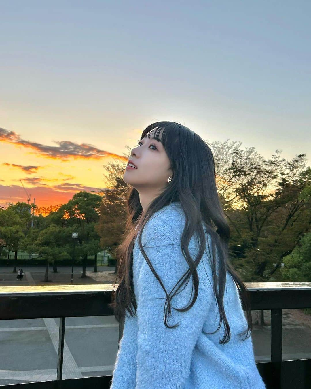  小浜桃奈さんのインスタグラム写真 - ( 小浜桃奈Instagram)「🌇 秋っぽい、秋ですね、っていいたかったのに ぼーっとしてたら冬 🍁🍄🐿🌰🍂🤎」11月14日 18時18分 - momona_kohama