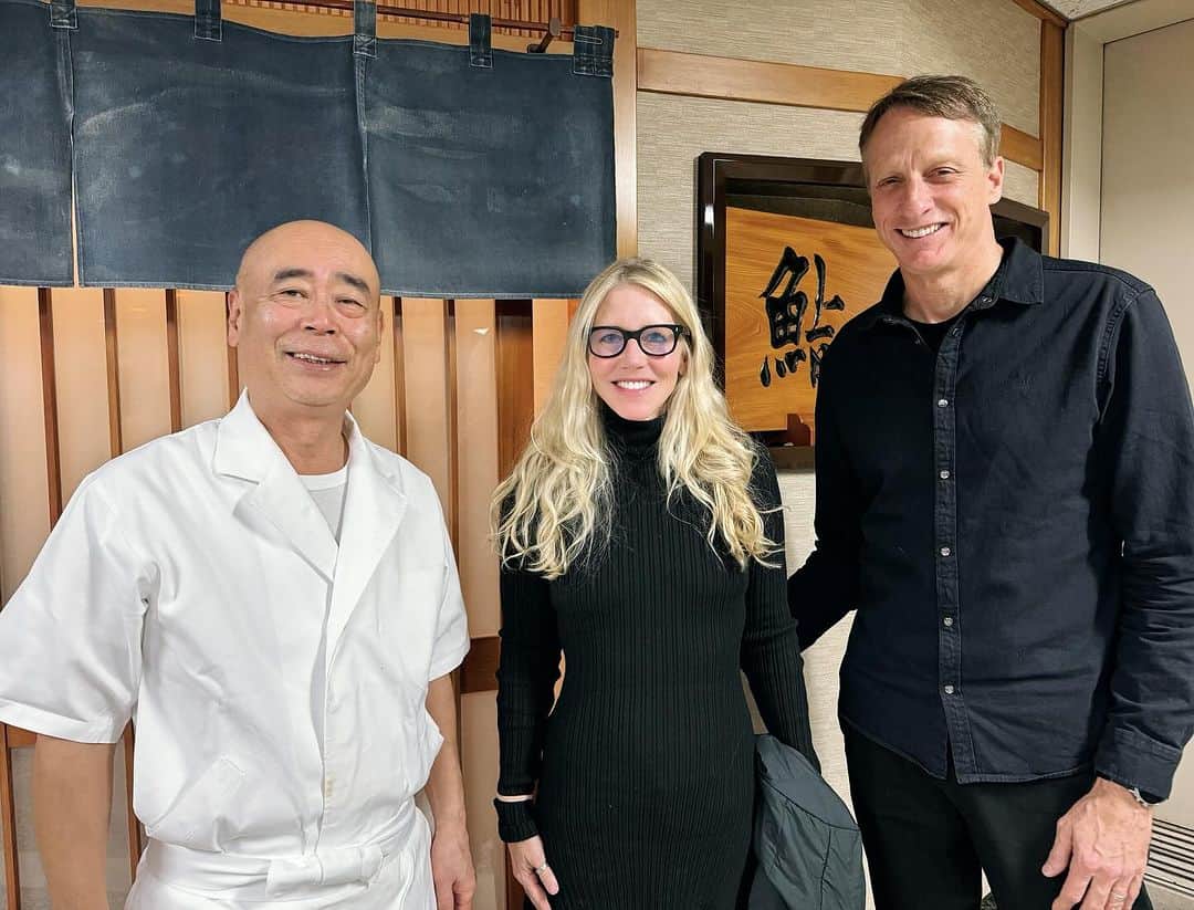 トニー・ホークのインスタグラム：「🪣☑️ (tried several times to get reservations here; don’t give up on your dreams)」