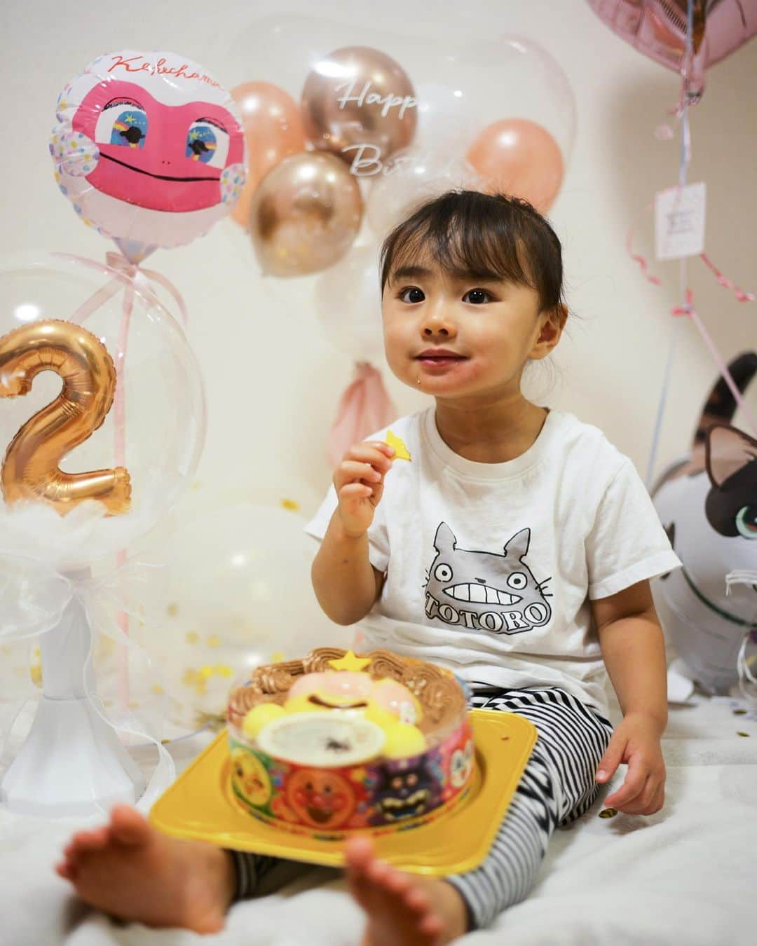 塩浦慎理さんのインスタグラム写真 - (塩浦慎理Instagram)「娘、2歳になりました✌🏻 赤ちゃんの頃がすでに懐かしくなり、日々の成長に追いつけないくらいです🥺  元気に育ってくれていてパパは嬉しいです！」11月14日 18時26分 - shinri_shioura