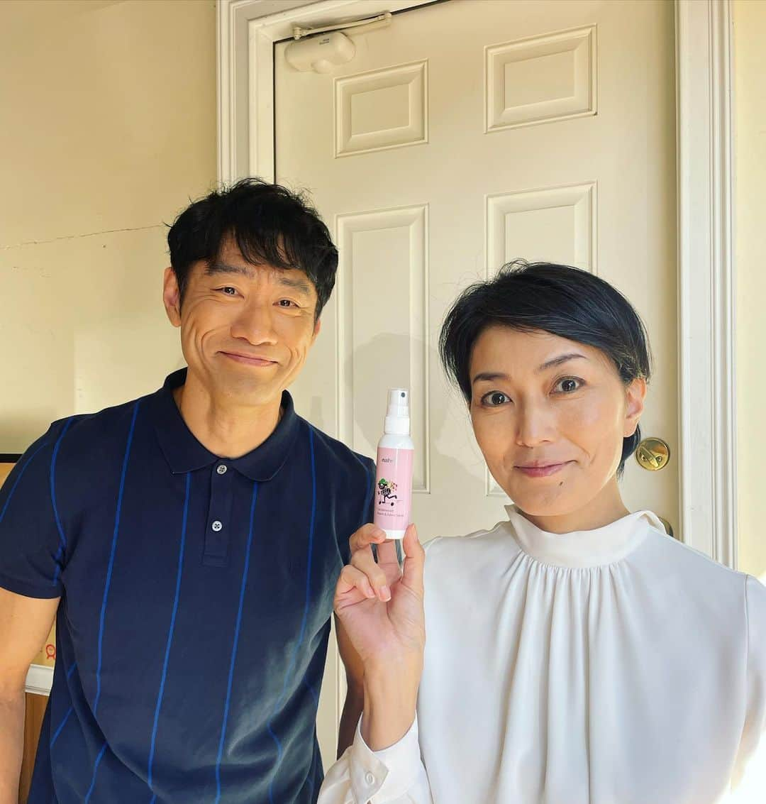 平山祐介さんのインスタグラム写真 - (平山祐介Instagram)「@yukaitaya   この香りで、一葉を虜に…😏 つって 板谷由夏さんとタマウくんとあたし。 #板谷由夏 #ブラックファミリア  #nahrin #cosmekitchen #TAMAU  #yusukehirayama #平山祐介 #サンダルウッド」11月14日 18時26分 - yusukehirayama_