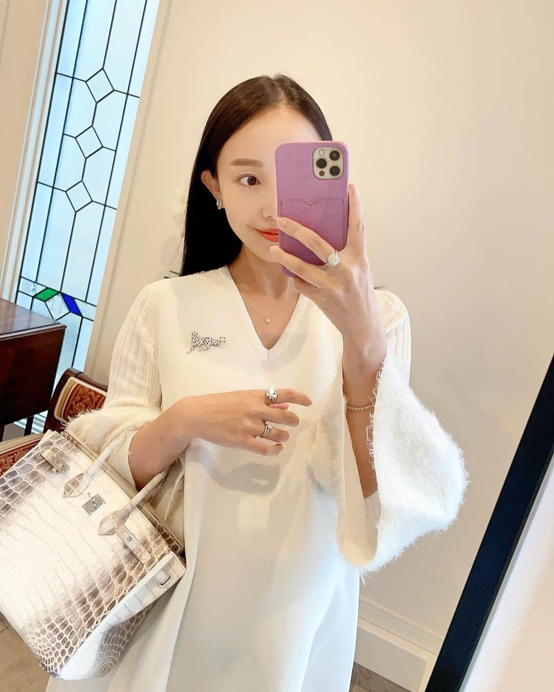 田中麻衣のインスタグラム：「ホワイトコーデ🤍  #マタニティコーデ　#第三子妊娠中」