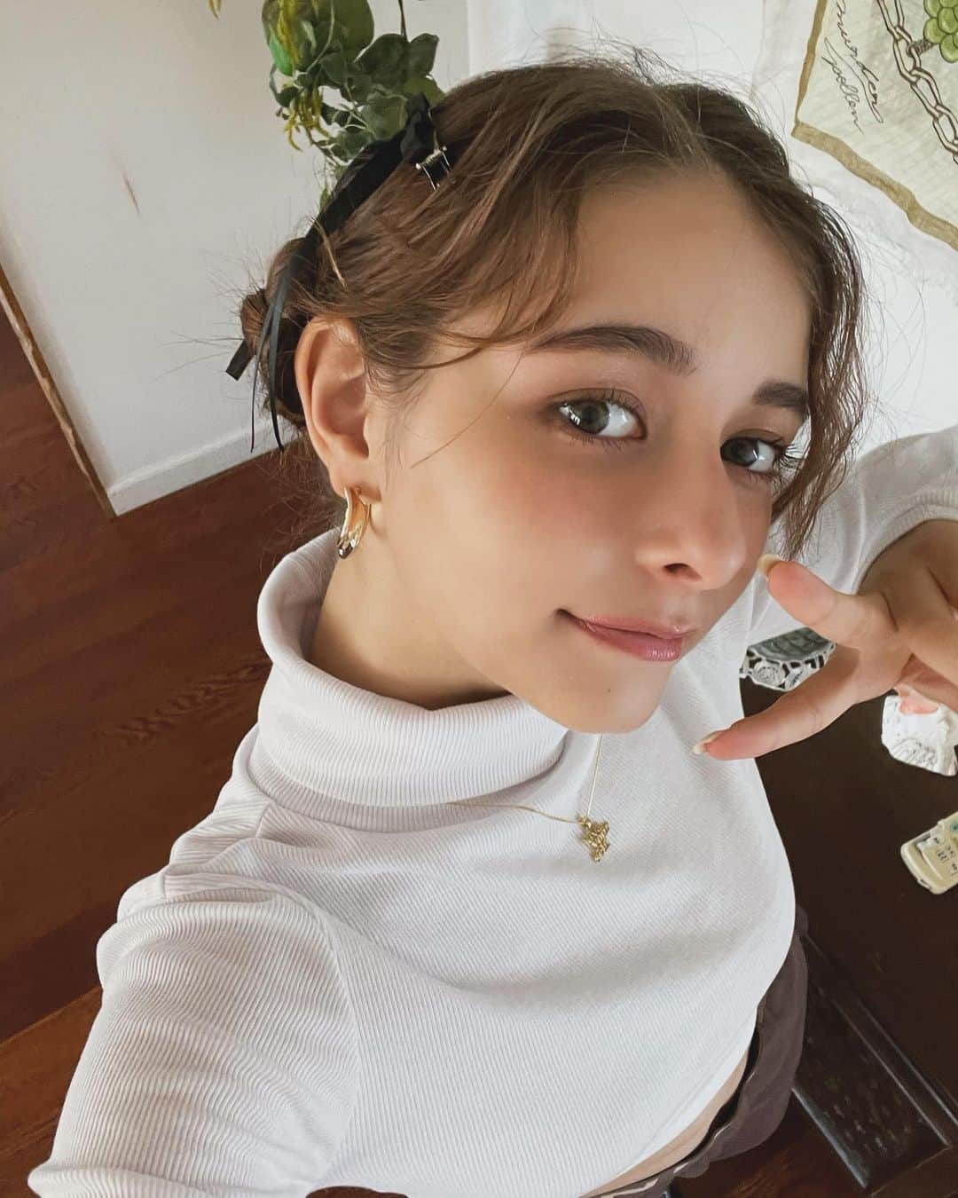 嵐莉菜のインスタグラム：「寒くなったね🫧☁️🧩 体調崩しやすいから、ちゃんと暖まって冬楽しも〜🌨️」