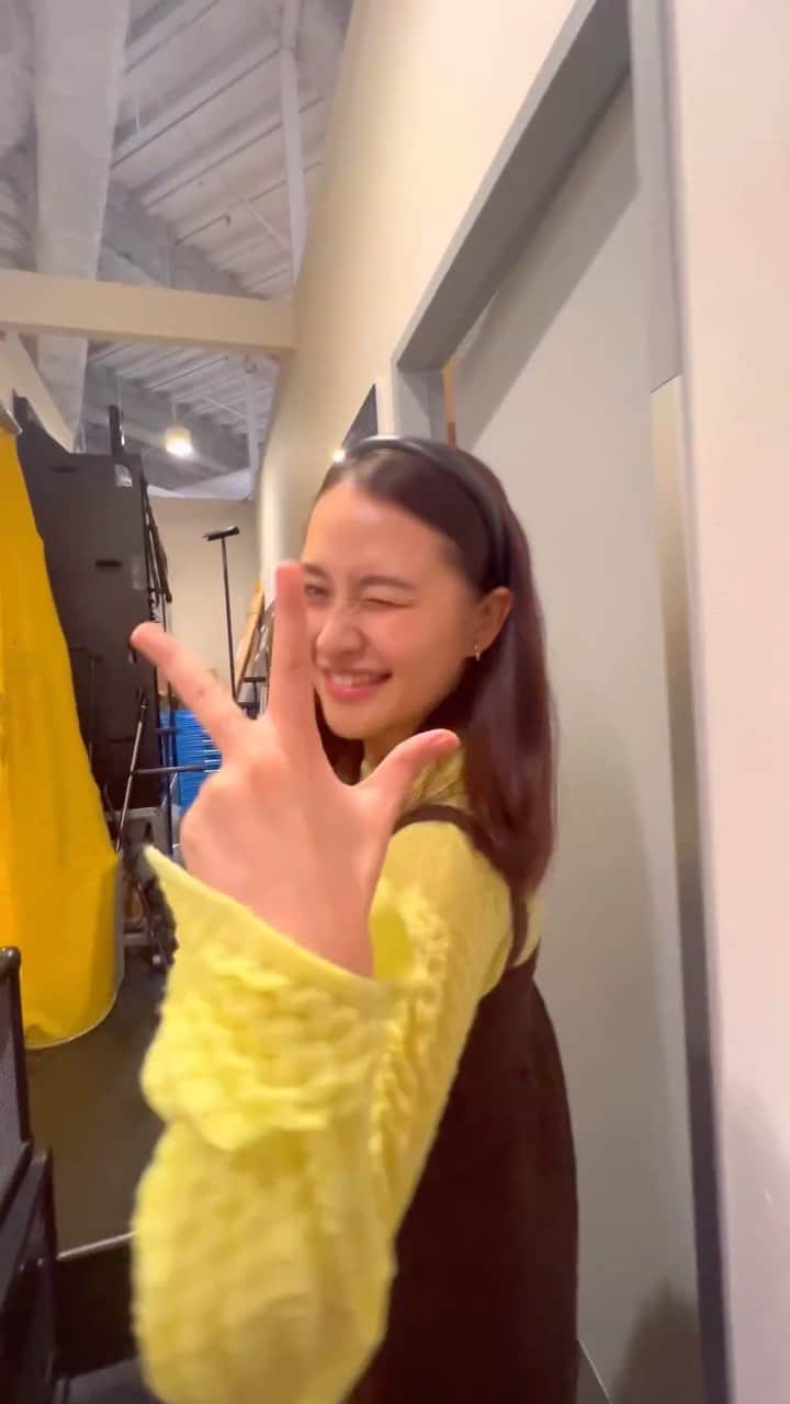 有華(ゆか) のインスタグラム：「messy bag🛍️インストアライブin大阪VLOG📹 動画見返したらずーっとうるさかった🤣 その分楽しかったってこと🫶ありがとう🫶 . 今週末は立川ー！ 11 月 19 日（日）(13:00) 東京・ららぽーと立川立飛 2F イベント広場」