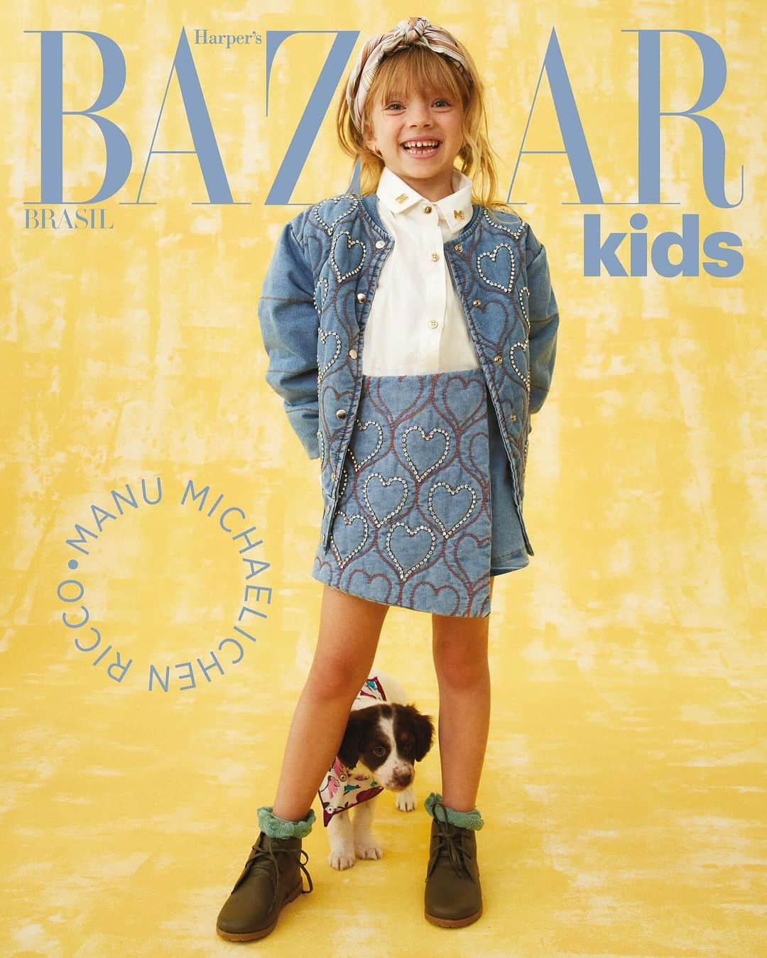 Eliana Michaelichin Bezerraのインスタグラム：「Manu também estampa mais uma capa desta edição de Bazaar Kids. Agora com look total da grife mineira @luluzinhakids 🩵   A marca apostou as fichas no jeans, com modelagens oversized e acabamentos em matelassê e strass.   É fofura que a gente ama demais! 🥰🤍   Fotos @pablo_saborido Edição de moda @marimagalhaesboscheiro Beleza @leilaturgante Convidada Manuela @eliana Diretora de redação @patriciafavalle Diretora de arte @mariliamartins Fashion film @raphaellpacheco Cenografia @cenna_visualecenografia Produção executiva @alessandra.drocca Assistentes de foto @istruthc e @brunobralfperr Assistente de moda @neves.nice Agradecimentos @desabandone, @futon.company e @mimootoys Assessoria de imprensa @soubpmcom」