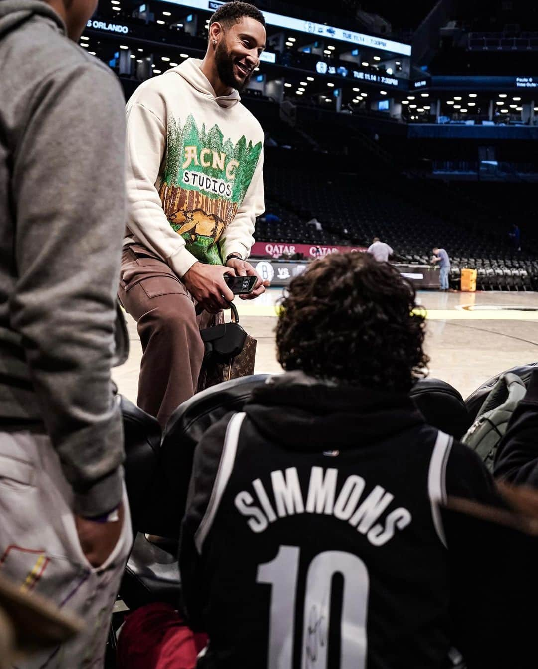 Brooklyn Netsさんのインスタグラム写真 - (Brooklyn NetsInstagram)「Work hard, play hard 😤  Over the past few weeks, participants from @goodshepherdnyc in this year’s RISE x Ben Simmons Leadership Program have been working hard to develop interpersonal skills, and learn about how they can make a positive #impact on their community.   On Sunday, they enjoyed some fun at the Nets game with Ben!  #BSFF #RISEtoWin #DoMore #Leadership #mentorshipmatters #selfietime」11月15日 4時48分 - brooklynnets