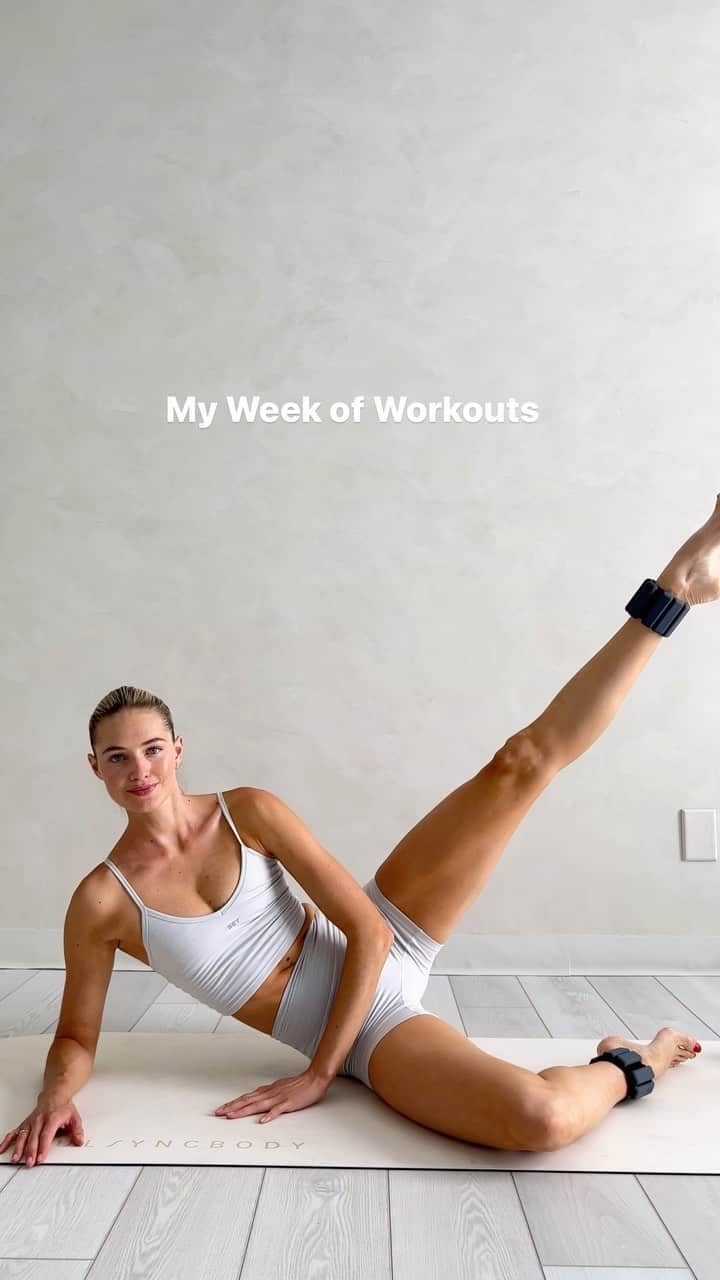 サンヌ・ヴロートのインスタグラム：「A week of Workouts! Sometimes my weekly routine slightly changes due travel or filming, but I try to do two consistent strenght training sessions - one focused on upper body and another one on the lower body. In additional, I incorporate 3 pilates workout for flexibility and core  strength and 2x rest days with walking and recovery!   This routine has really worked for my body to become stronger, gain muscle and to feel good!   You can follow along on my “ Weekly Schedule” on the @soulsyncbody app! We have a BLACKFRIDAY SALE with 30% off all memberships until end of November! Sign up now and start your 7 day FREE trial! Can’t wait for you to join 🫶🏻  Monday: Full Body Pilates Tuesday: Upper Body Strength Wednesday: Core Pilates Thursday: Walk Friday: Booty & Legs Strength  Saturday: Cardio Pilates Sunday: Rest & Recover」