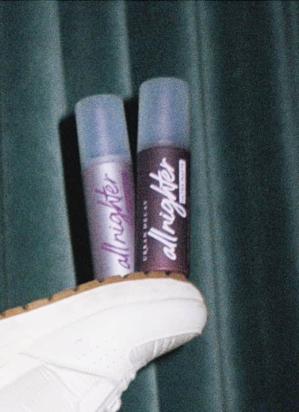 Urban Decay Cosmeticsのインスタグラム：「Raise your hand if you've ever stolen your older sisters #UDAllNighter... @sandiecameronnn  Guilty as charged 🚨  Shop All Nighter Setting Spray online and in-store @sephora & @ultabeauty  #urbandecay #settingspray #sephora #ulta」