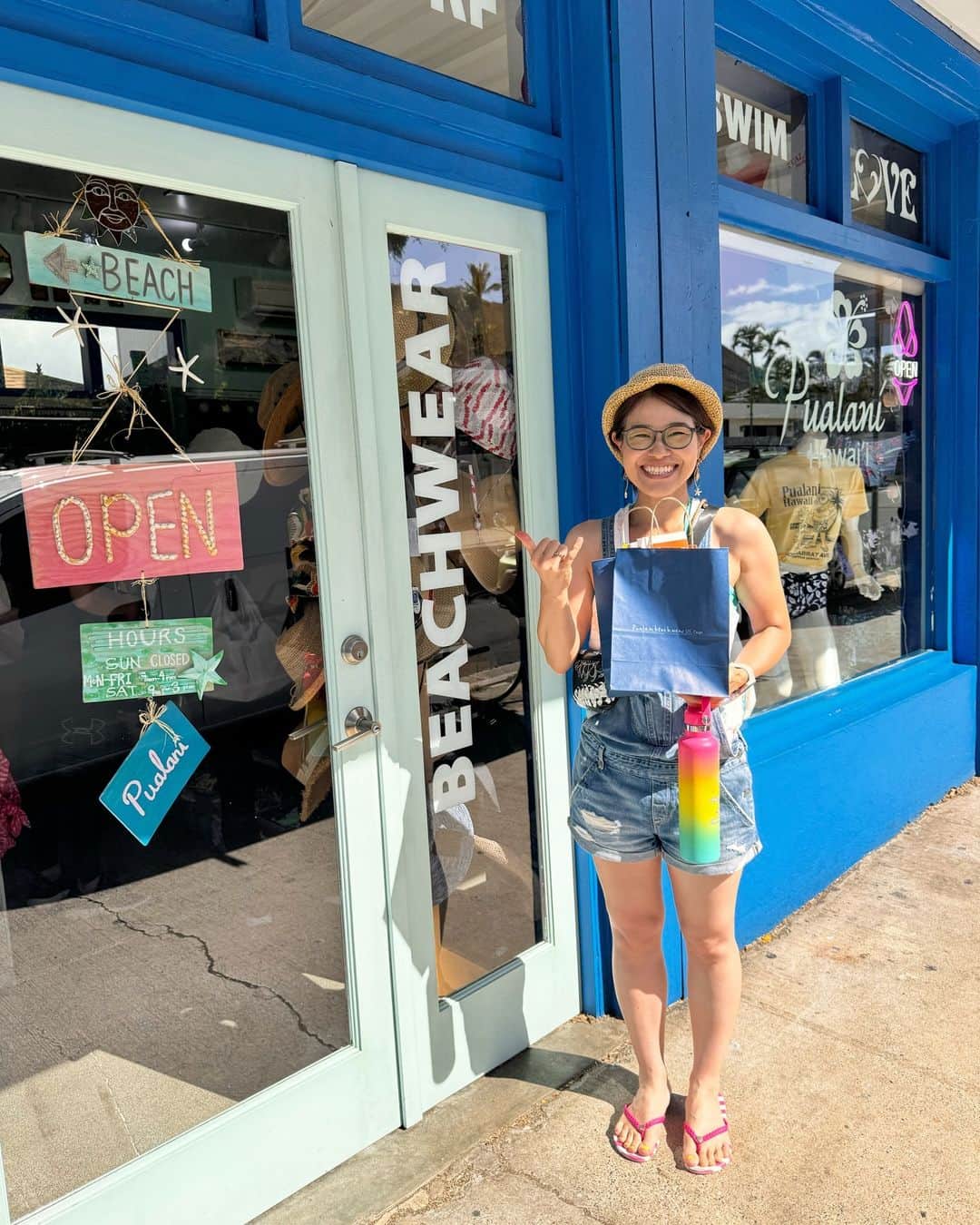 Pualani Hawaii Beachwearのインスタグラム：「元気いっぱい素敵な笑顔のかなえさん🌺  一年ぶりのご来店でした🩷 またお会いできるのを楽しみにしています！  #ハワイ限定 #hawaii #ハワイ #ハワイ旅行 #ハワイ土産 #ハワイ好きな人と繋がりたい #ハワイ購入品 #ハワイ好き #ハワイ暮らし #ハワイ情報 #ハワイお土産 #aloha #ハワイ旅 #ハワイ限定品 #ハワイショッピング#モンサラット#プアラニハワイ#ボートハウス#キャプテンサンタ#モンサラットアベニュー#プアラニハワイビーチウェア」