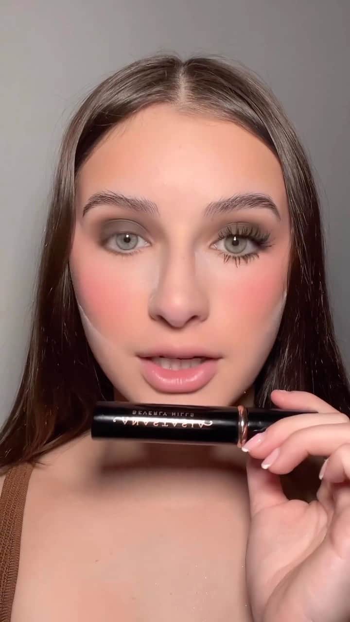Anastasia Beverly Hillsのインスタグラム：「NO👏🏾 FALSIES👏🏾 NEEDED👏🏾 #ABHLashSculpt Mascara will give you sculpted, extension-effect lashes every time 🔥 Available now @sephora!  📸: @lindceybeauty (she/her)   #AnastasiaBeverlyHills」