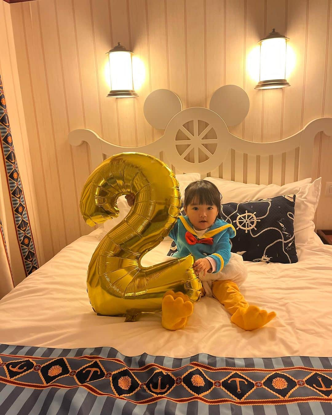 HISANAさんのインスタグラム写真 - (HISANAInstagram)「2023.11.12 Happy 2nd Birthday Suzu🫶 すずちゃん2歳になりました👧🏻💖  2年前はコロナ禍だったし色々大変だったなぁとしみじみ🥹 今は毎日たくさんお話しして、たくさん食べて、たくさん遊んで元気に育ってくれて何より🙏🩷  実はお誕生日が同じ私たち👩🏽👧🏻 なんとお誕生日は憧れのディズニーパリで🥹🇫🇷 しばらくすずちゃんbirthday投稿にお付き合いください🤍  #2歳#2歳女の子#誕生日#パリ旅行#子連れパリ#ディズニーランドパリ#子連れ海外#2yearsold#disneyparis」11月15日 5時07分 - hisana22