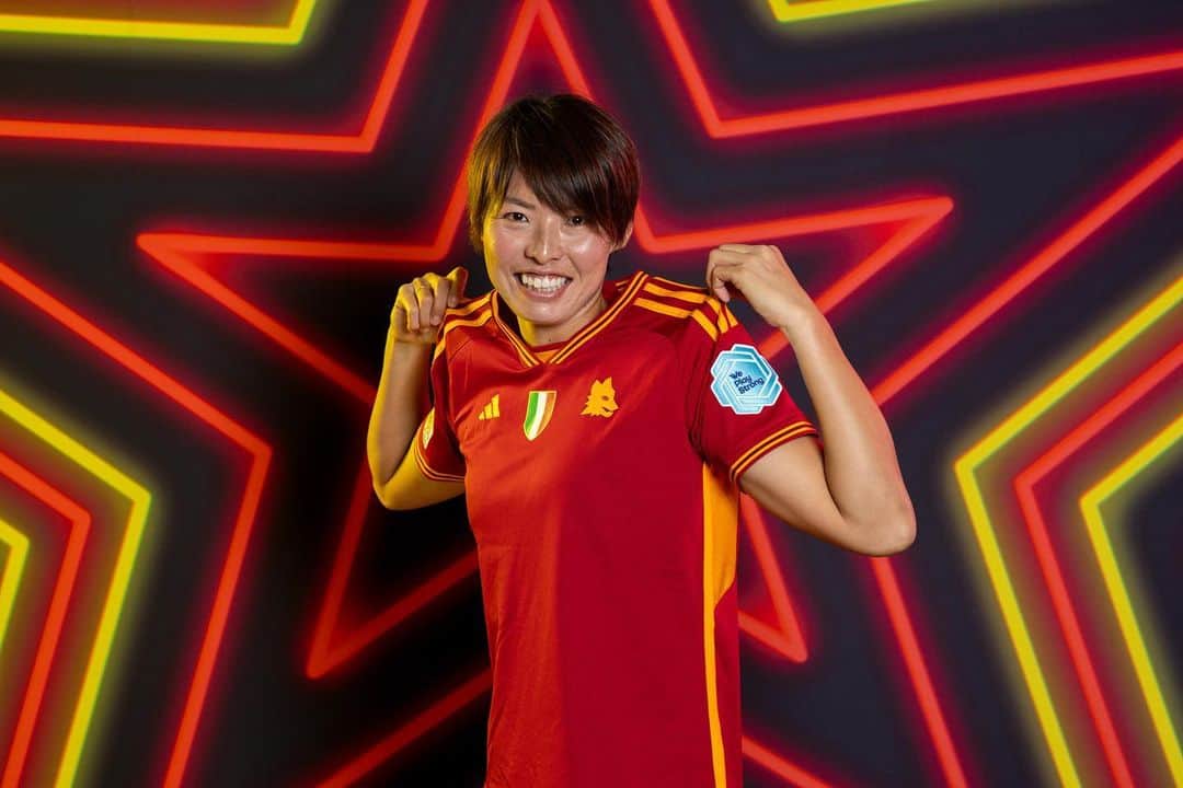 熊谷紗希のインスタグラム：「It is time🤩 @wchampionsleague  最高の舞台を今シーズンも楽しみます😆👊🏻 DAJE ROMA 💛❤️ #uwcl #感謝」