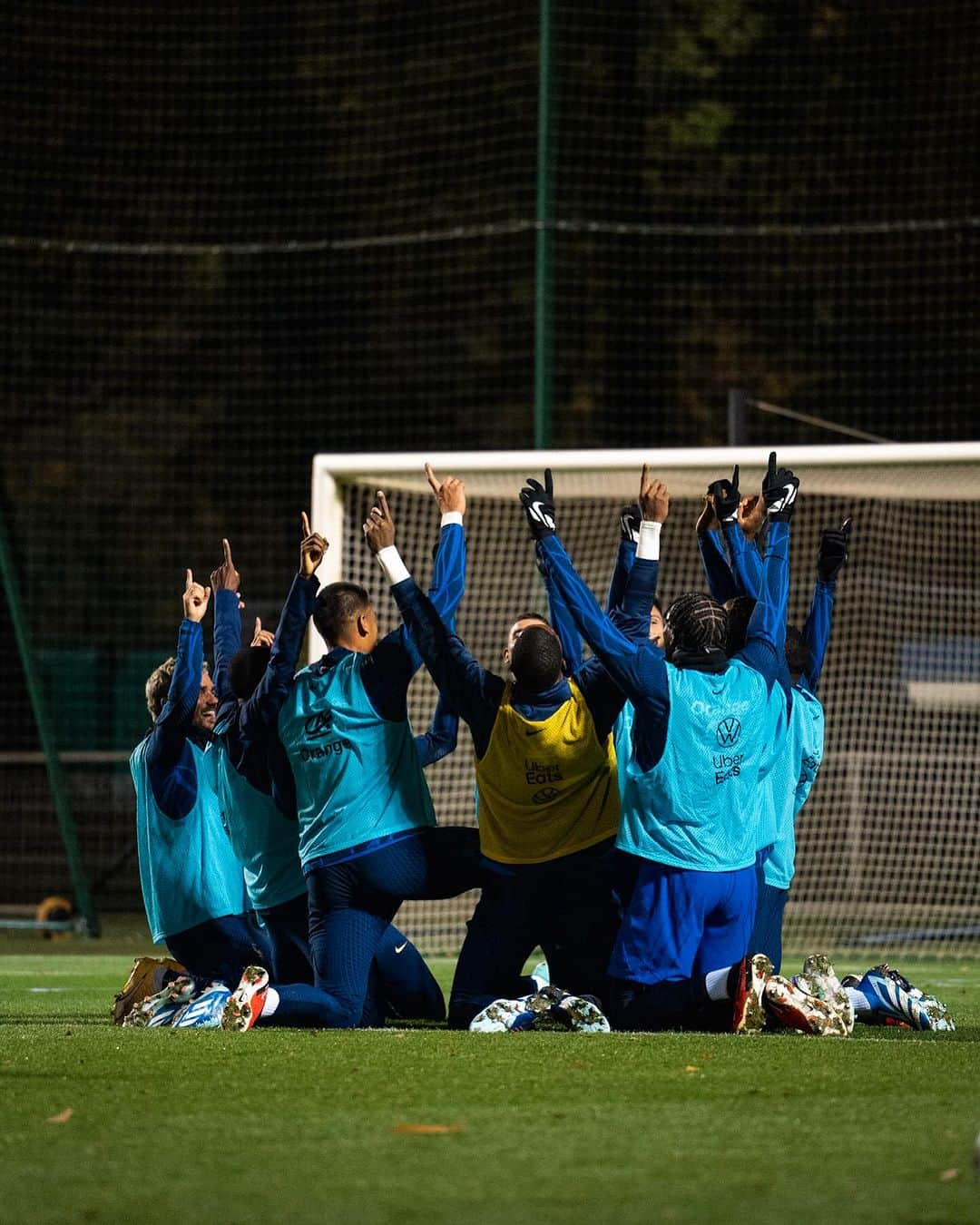 アルフォンス・アレオラさんのインスタグラム写真 - (アルフォンス・アレオラInstagram)「🇫🇷🔛 @equipedefrance #FiersdetreBleus #AA23」11月15日 5時25分 - alphonseareola