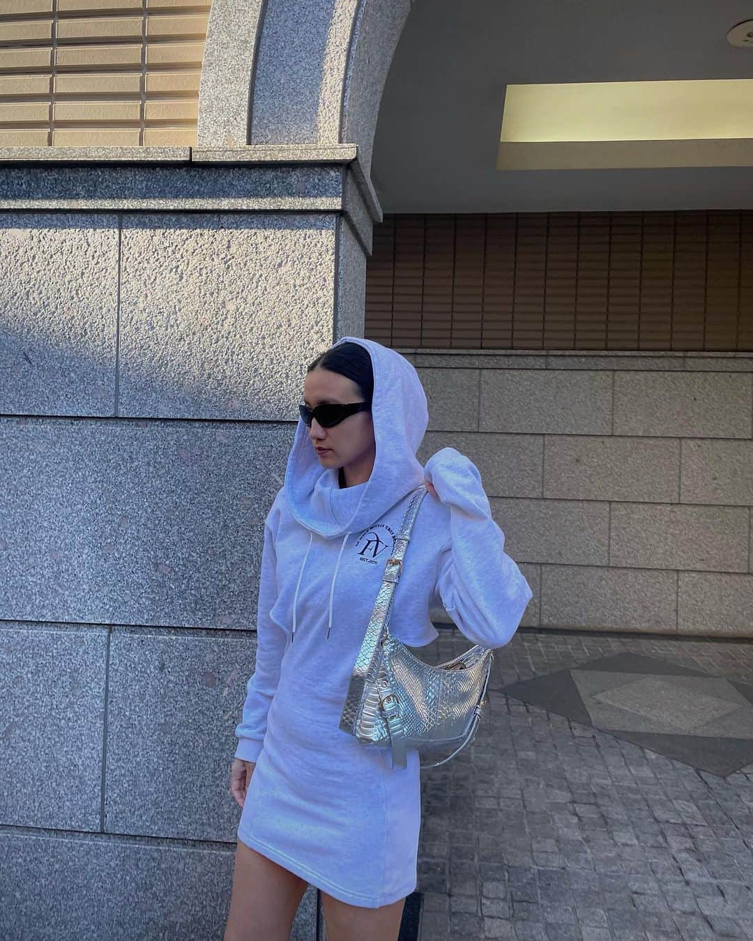 FIG&VIPERのインスタグラム：「【 NEW 】  ・Side cut out hoodie mini dress ¥7,920 (tax included)  _______________________________________________  #figandviper」