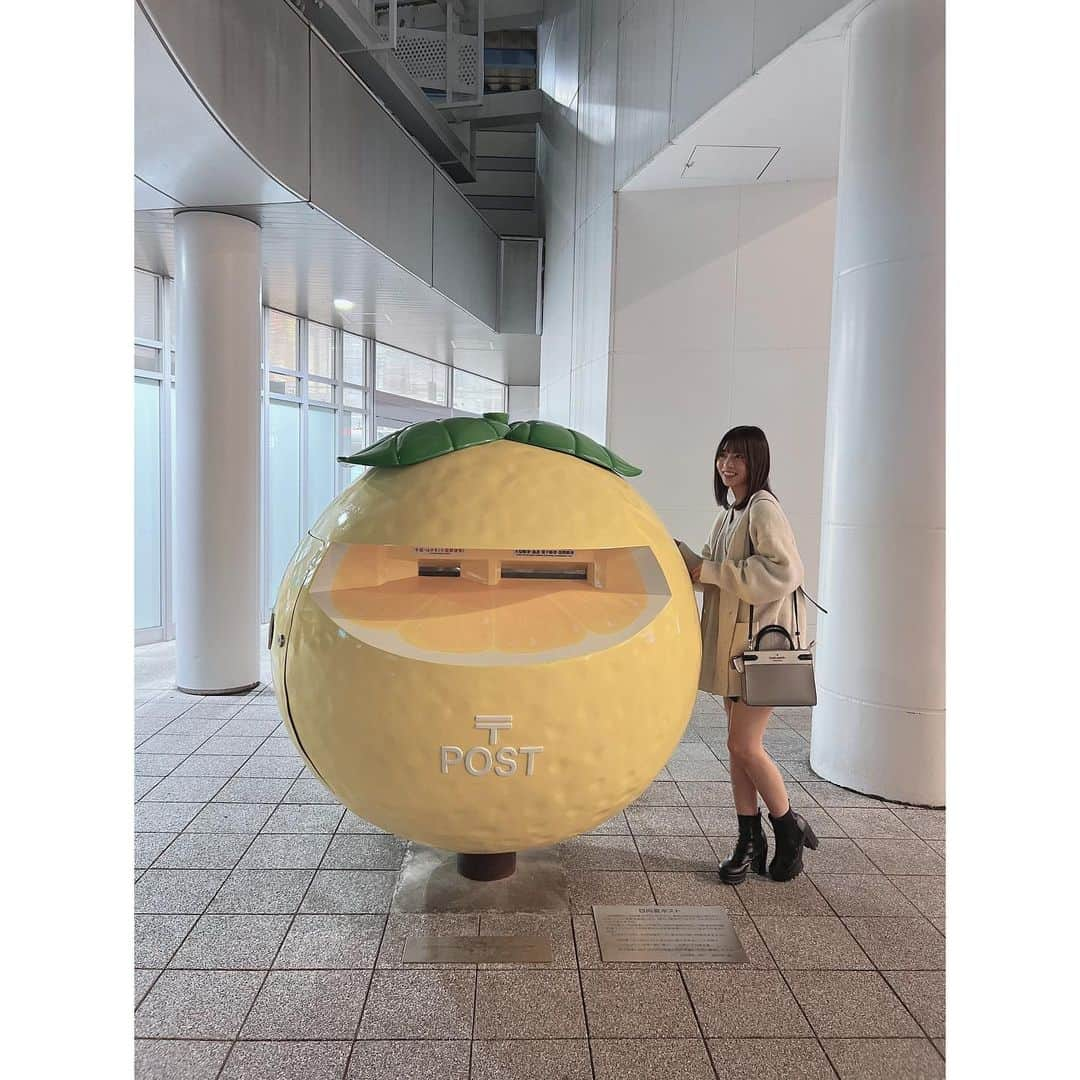 栗山梨奈のインスタグラム：「ここはどーこだっ！！🍊  #みかん#じゃなくて#日向夏らしい #ねねさんに#教わりました」