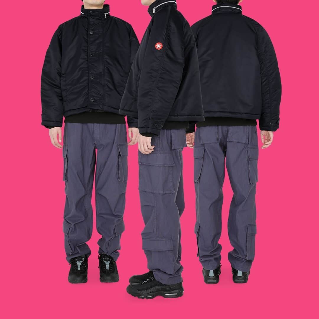 シーイーのインスタグラム：「NYLON TWILL WARM JACKET COLLARED KNIT CARDIGAN FLEECE JOG PANTS ⁡ 🇯🇵 Friday 17 November 9AM 🇬🇧 Friday 17 November 12AM 🇺🇸 Thursday 16 November 7PM EST ⁡ CAVEMPT.COM C.E SHOP TOKYO」