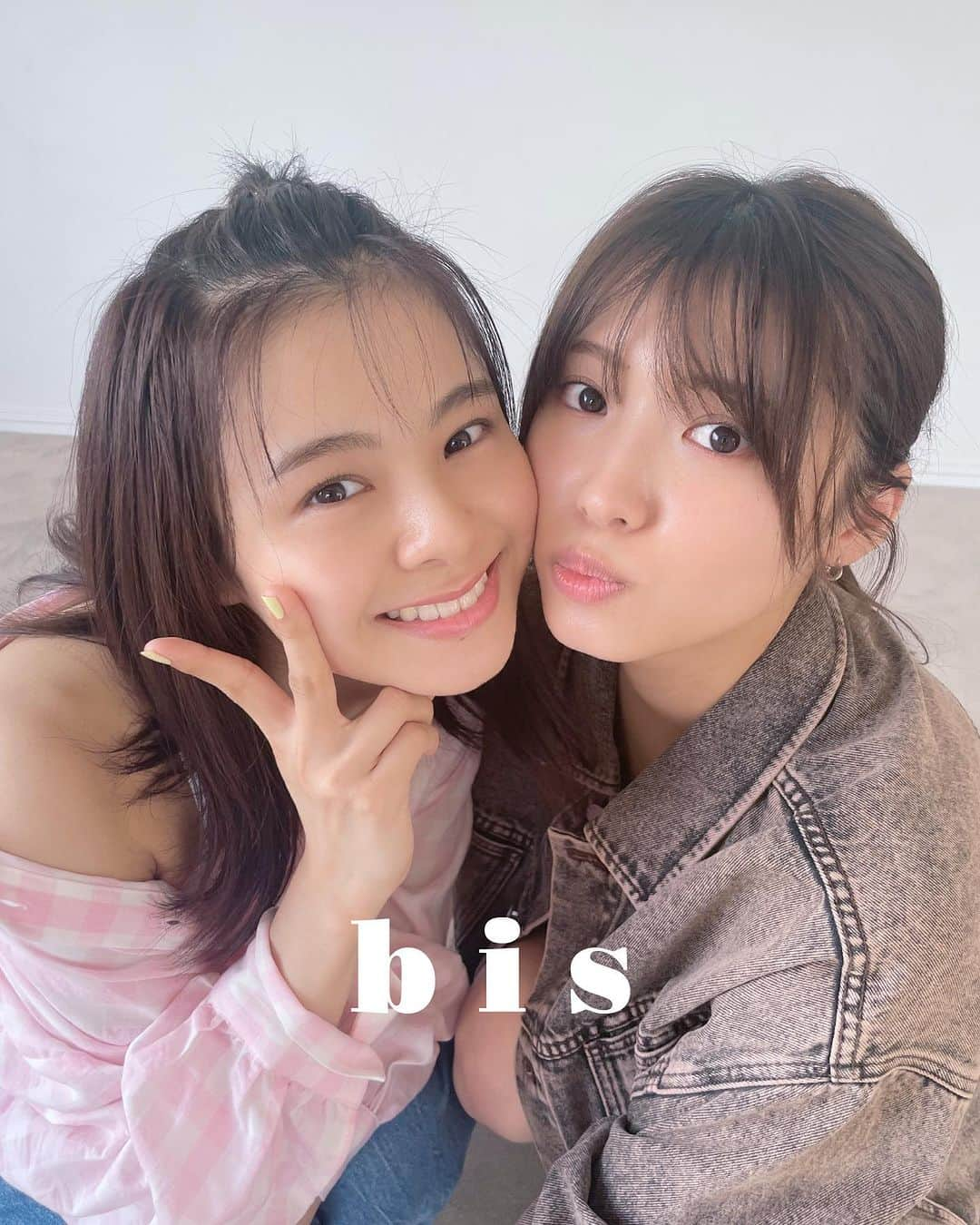 bis_web bis [ビス] さんのインスタグラム写真 - (bis_web bis [ビス] Instagram)「⋱ 可愛いと思ったら💕でコメントしてね ⋰  発売中の《#𝗯𝗶𝘀𝟭𝟭月号》から オフショットをお届けします🪴🫧 今日は…  ⋰  #古田愛理 ちゃん #本間日陽（NGT48）ちゃん  ⋱   《 𝙲𝚘𝚗𝚏𝚒𝚍𝚎𝚗𝚌𝚎 𝚊𝚗𝚍 𝚙𝚘𝚠𝚎𝚛 》 ランジェリーの企画に登場してるよ🧴🛁 本誌未掲載カットをbiswebで 公開中🫧 ストーリーズからチェックしてね☺️💕  #bis_web」11月14日 20時57分 - bis_web