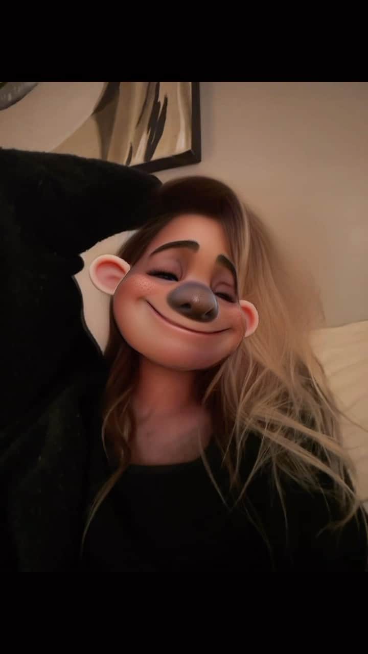 Alessia Marcuzziのインスタグラム：「Febbre alta, vaneggio con voi🤣」