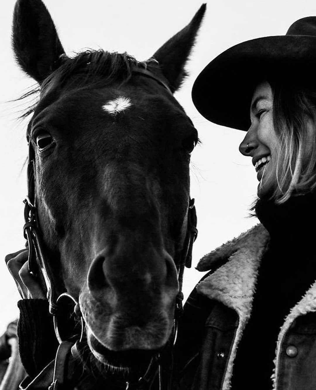 ブリジット・マルコムさんのインスタグラム写真 - (ブリジット・マルコムInstagram)「Not sure if you’ve noticed but I really like horses 🤌 @diamondcrossranch」11月14日 21時25分 - bridgetmalcolm