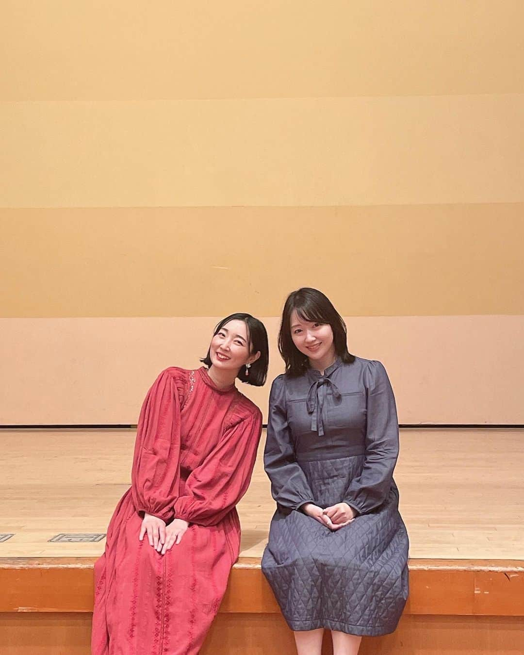 西川あやのさんのインスタグラム写真 - (西川あやのInstagram)「「生誕100年 遠藤周作展　ミライを灯すことば」 お邪魔しました☺️  大学生時代はあまりハマらなかったのですが、 解説していただきながら、遠藤周作の人生や作品を辿ることで イメージが変わりました。 狐狸庵を名乗ってからのおふざけ感もとっても魅力的です。💓  また、(@yamauchi_mariko )山内マリコさんと共に 巡れたことも私としては幸せな経験で☺️ 山内さんが小さな気づきを仰る度に こういったところに表現の源泉があるのだなと。  イベントもすっごく楽しかったです。 クリエイティ部リスナーの方も来てくださり、 ありがとうございました✨  #遠藤周作 #遠藤周作展 #町田市民文学館 #山内マリコ さん #町田 #若葉のあなたへ ☘️」11月14日 21時37分 - nishikawaayano