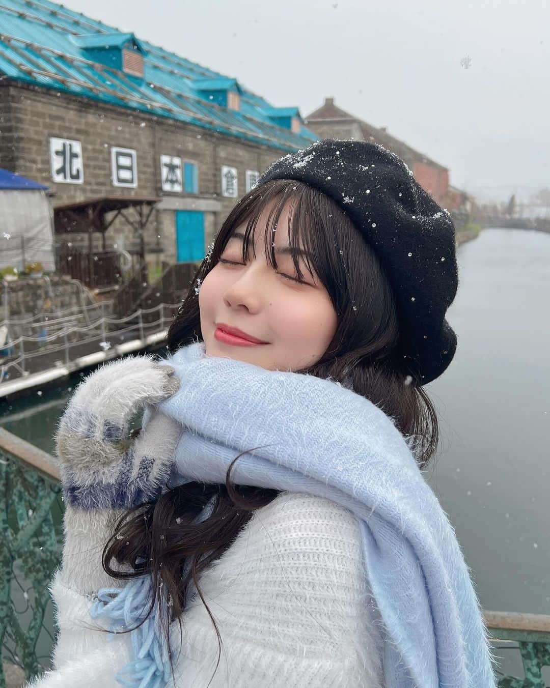 加藤愛梨さんのインスタグラム写真 - (加藤愛梨Instagram)「雪がずっとふってて☃🌨️❄️🤍 とっても嬉しくて歩くたび写真とってた🤍  温かいインナーちゃんと着てたら全然寒くない！ 2°☃🌨️❄️🤍   #北海道旅行  #北海道観光  #小樽  #小樽観光  #小樽運河」11月14日 21時40分 - l_ovepear