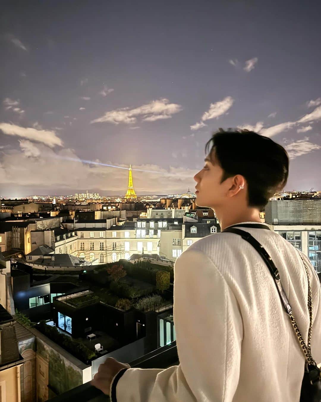 ジョシュアさんのインスタグラム写真 - (ジョシュアInstagram)「Paris 💙」11月14日 21時40分 - joshu_acoustic