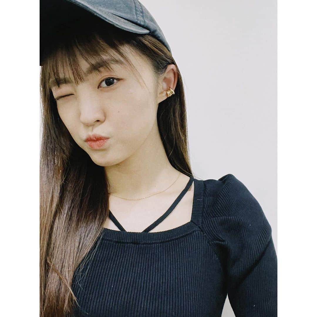 春名真依さんのインスタグラム写真 - (春名真依Instagram)「＊ まっくろくろっ🐈‍⬛  #film #black #cap」11月14日 21時41分 - harunamai_official