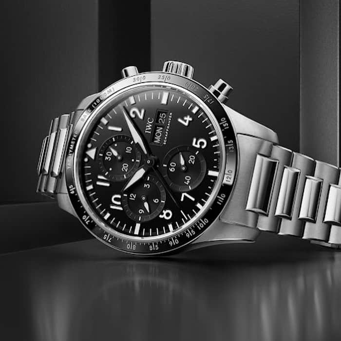 Daily Watchさんのインスタグラム写真 - (Daily WatchInstagram)「@iwcwatches launches the Pilot’s Watch Performance Chronograph 41, part of the Pilot’s family but dedicated to the race track. Of course Mercedes-AMG is involved in this watch that comes in grade 5 titanium and in Ceratanium, both on rubber strap or bracelet. The watches are not limited and will be part of the regular collection. #iwc #iwcwatches #pilotwatches」11月14日 21時48分 - dailywatch