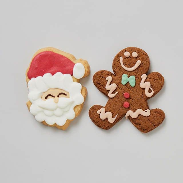 TODAY'S SPECIALさんのインスタグラム写真 - (TODAY'S SPECIALInstagram)「<SEASONAL RECOMMENDATIONS> この時期ならではの伝統的なクリスマス菓子や ノスタルジックな缶に入ったお菓子や紅茶を揃えました。  ▼詳細はトップページのURLよりONLINE STOREにてご確認ください。  @cibone_ts    #todaysspecial #トゥデイズスペシャル #クリスマス #ホリデー #クリスマス菓子 #シュトーレン」11月14日 21時50分 - cibone_ts