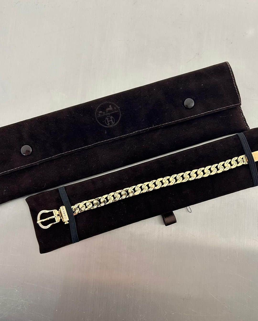 RINKAN渋谷店さんのインスタグラム写真 - (RINKAN渋谷店Instagram)「. 《 HERMES 》  MODEL : Boucle Sellier pm YG pave vintage model  season about 70's ⁡ －－－－－－－－－－ー－－－－－－－－－－－－－－  商品の詳細につきましてはDM、又はお電話にてお問い合わせ下さい。 ⁡ DMやお電話からの郵送販売も可能です。 ⁡ ショッピングローンなど各種お支払い方法もご用意しておりますのでご相談下さい。 ⁡ International shipping is available. Please contact us though DM. ⁡ ⁡ 〈RINKAN SHIBUYA〉 TEL：03-5458-3050 LINE ID：@283swjhf」11月14日 21時58分 - rinkan_shibuya