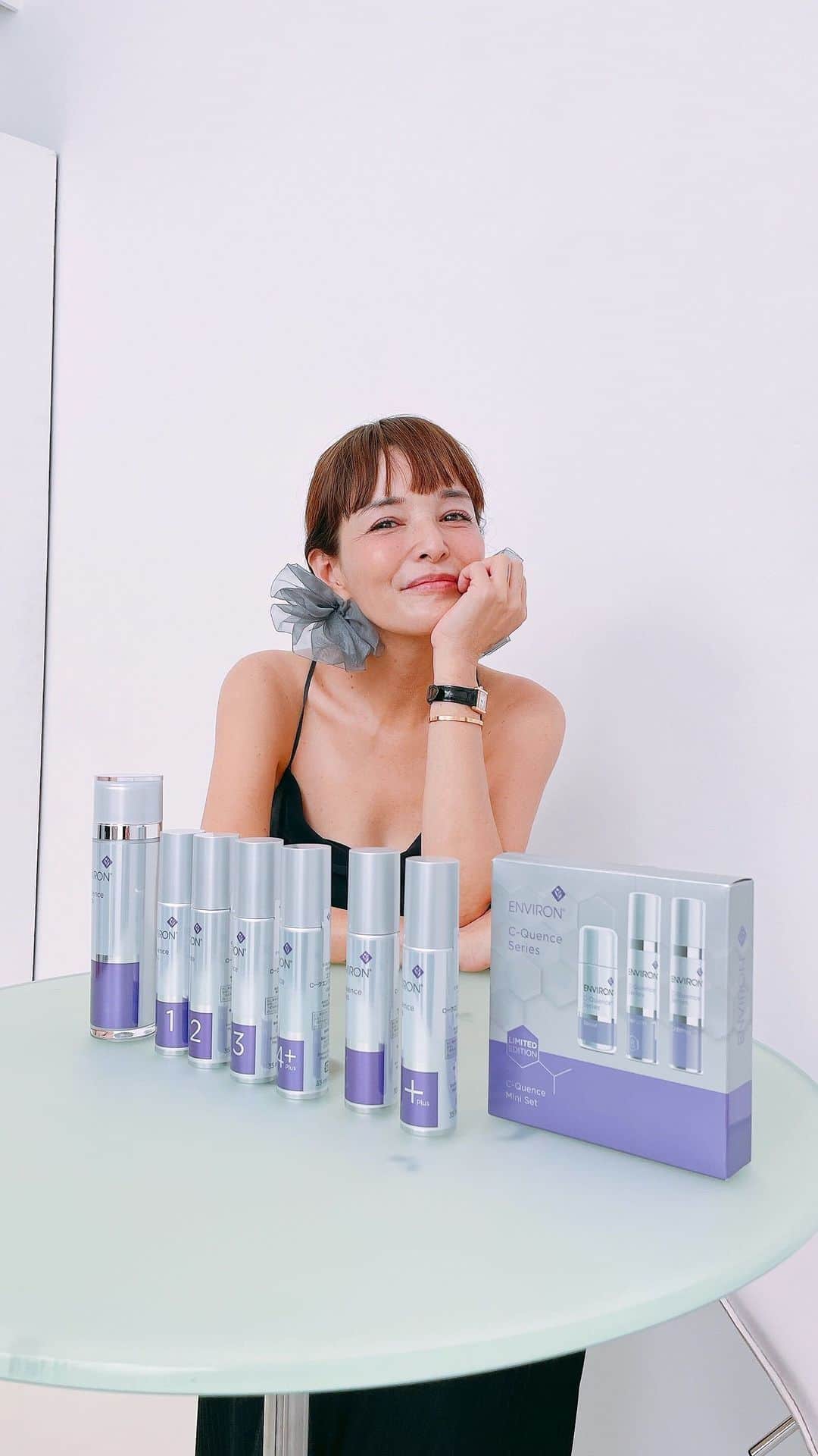 otona MUSEのインスタグラム：「梨花さん登場！エンビロン愛を語ります❤️  コメントにエンビロンといれてくれた方に12月1日から発売のotona MUSE限定キット発売のURLをお送りしています✨  ※途中電波の関係で見辛かったことお詫びいたします。 アーカイブでご視聴ください。」
