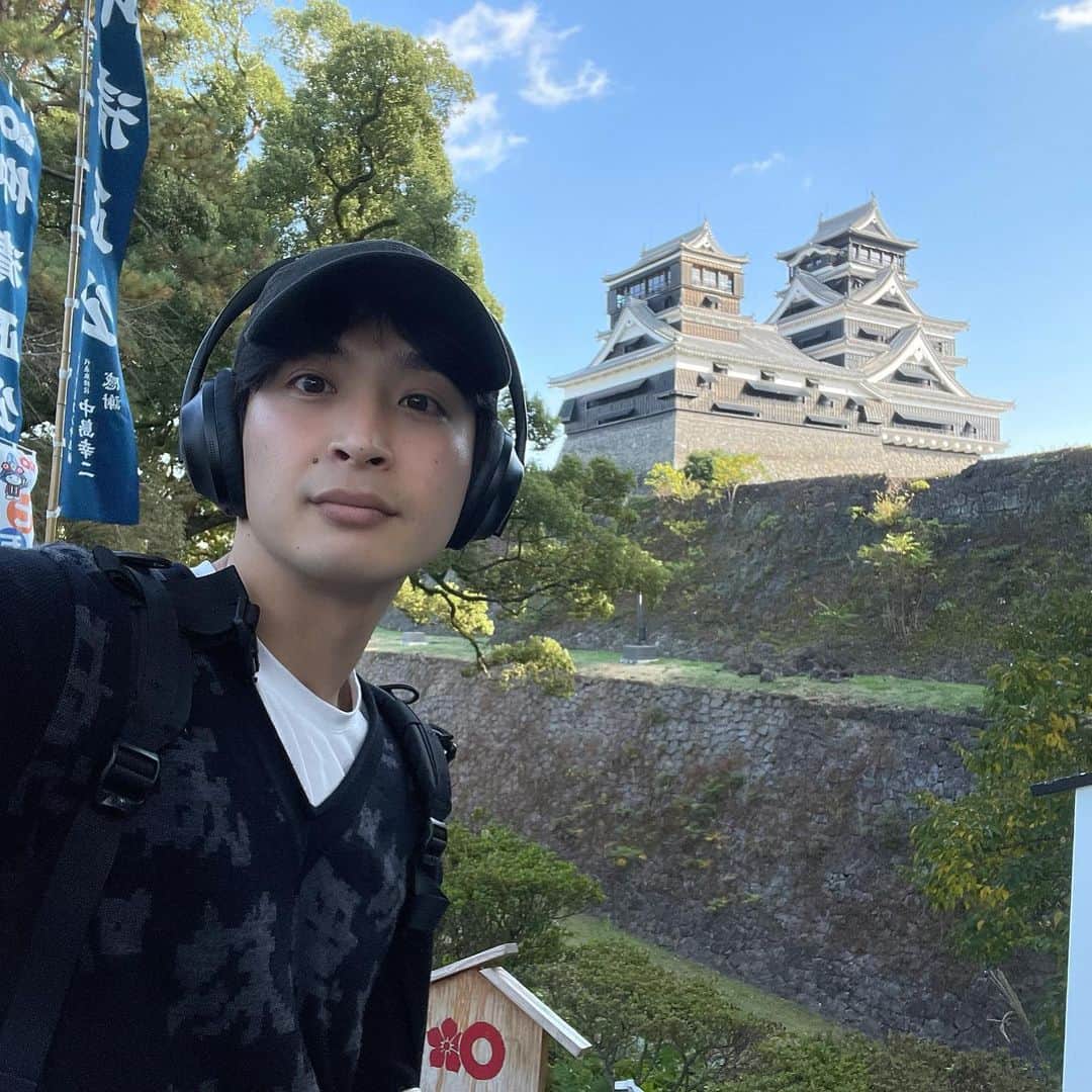 山下航平さんのインスタグラム写真 - (山下航平Instagram)「「あれは誰かのお家だったの〜？」と小さな子供が言っていたけど、  昔は住んでる人がいたと思うと、すごい建造物だなと思いました城。住んでみたい城。  #熊本城」11月14日 22時09分 - kouhei_yamashita_official