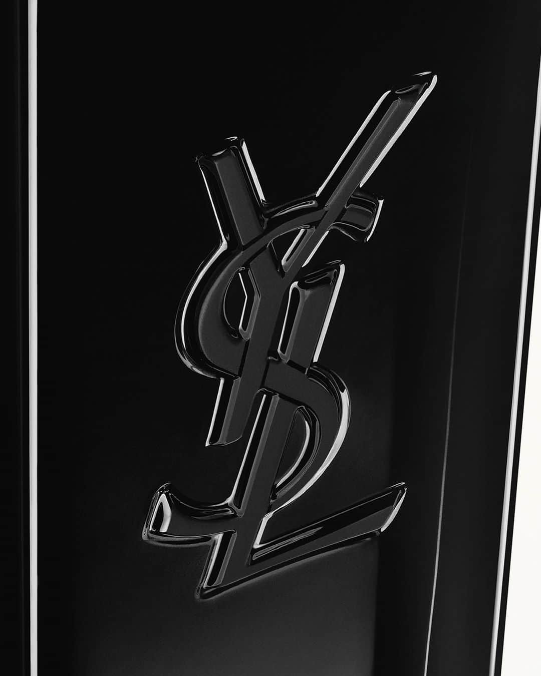 Yves Saint Laurent Beautyのインスタグラム：「A YSL silhouette in a bottle. Sleek. Fluid.​​ A black lacquered monolith in nuances where you can see yourself. At its heart, embedded in the glass, is the iconic YSL Cassandre logotype. ​ ​ ​ My scent, MYSLF.​  ​#YSLBeauty #MYSLF」